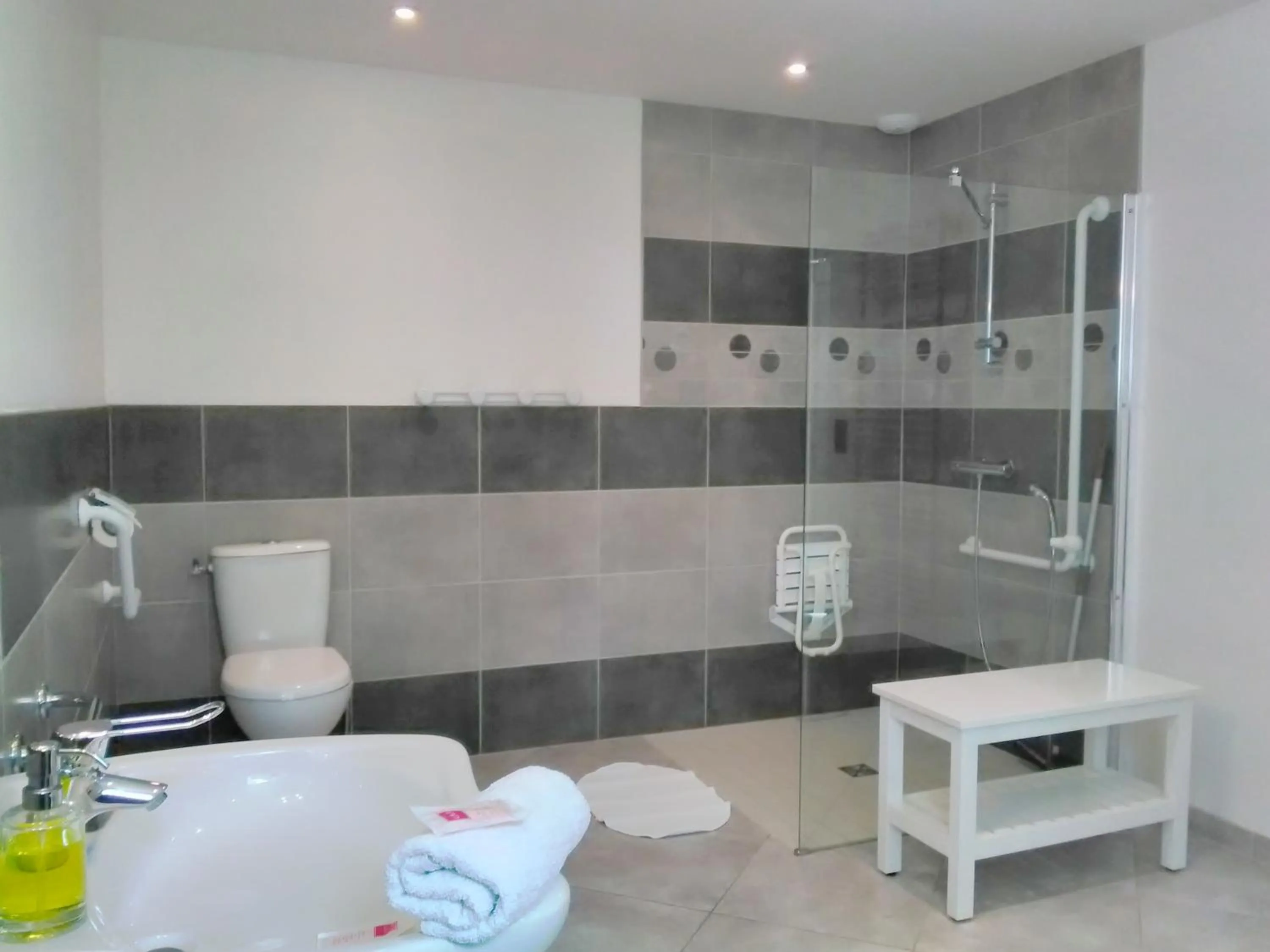 Bathroom in La Maison Periot