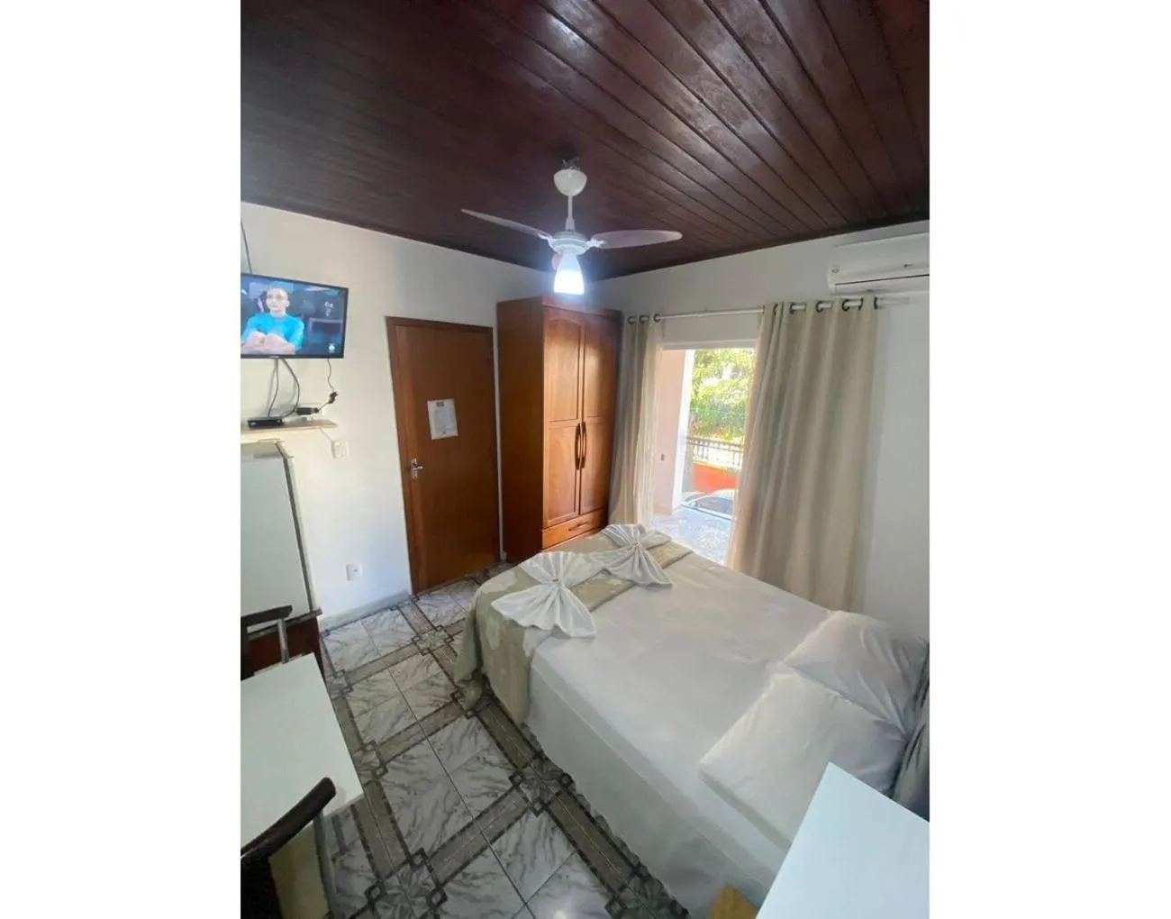 Property building, Bed in Pousada Ninho da Coruja