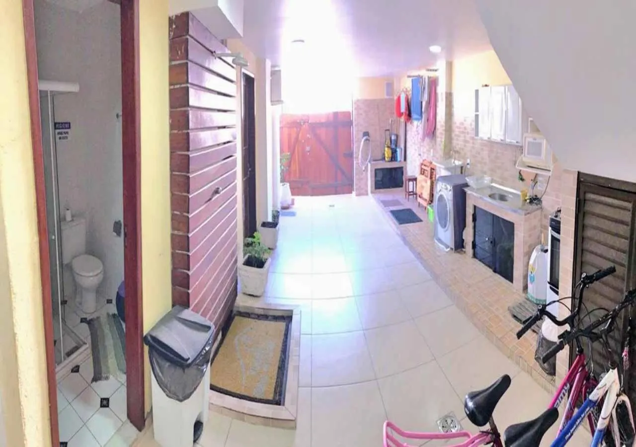 Communal kitchen in Pousada Ninho da Coruja