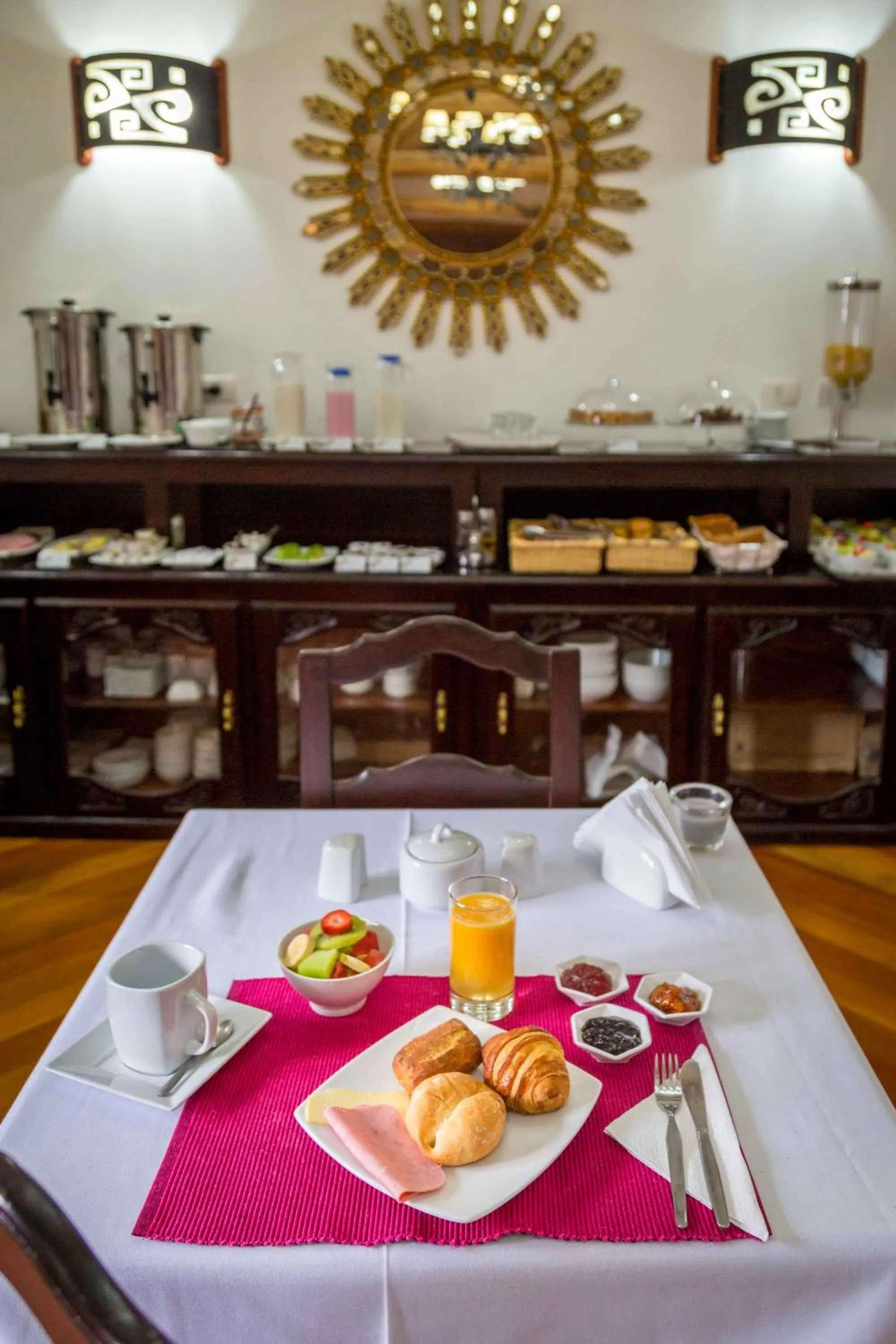 Buffet breakfast in Illa Hotel