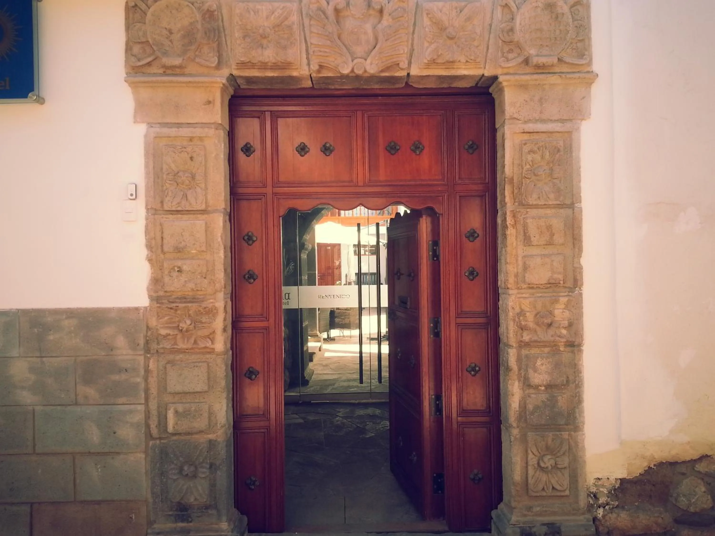 Facade/entrance in Illa Hotel