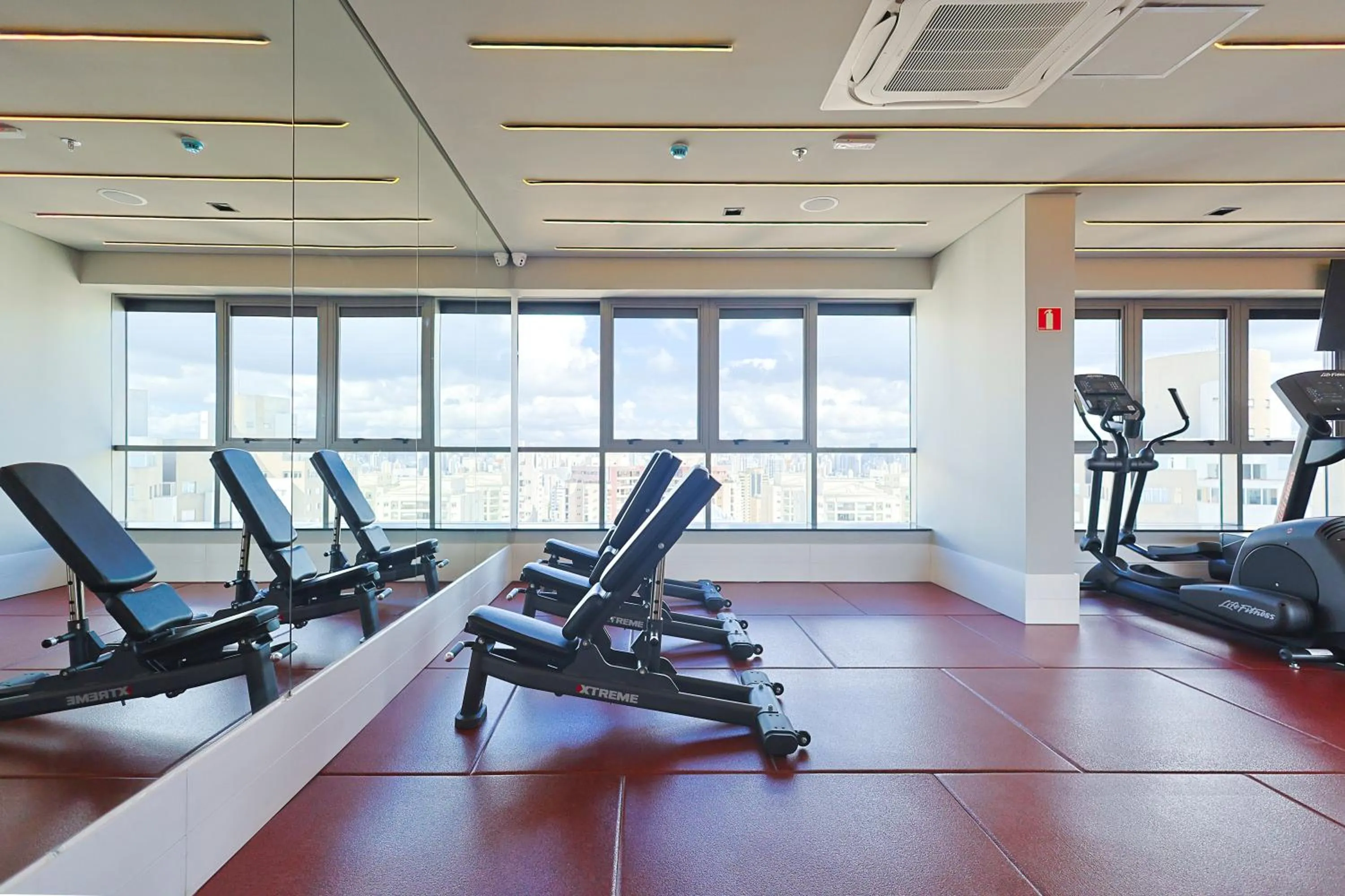 Fitness centre/facilities in Radisson RED Ibirapuera