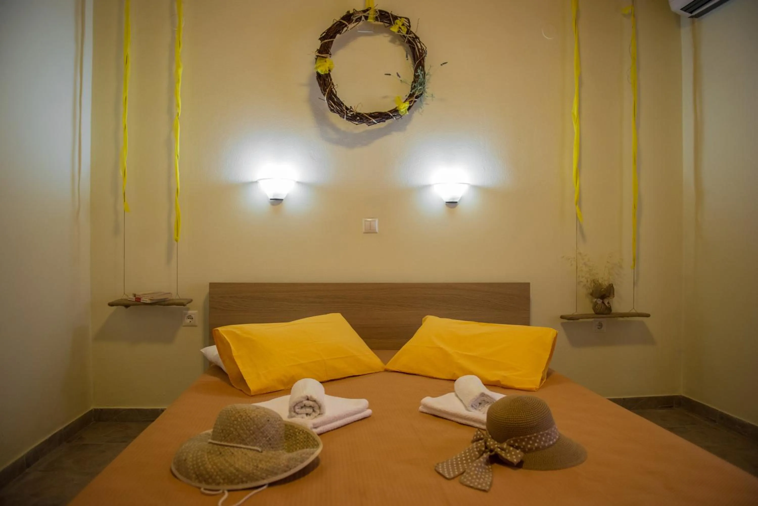 Decorative detail, Bed in Summer Bed Nydri