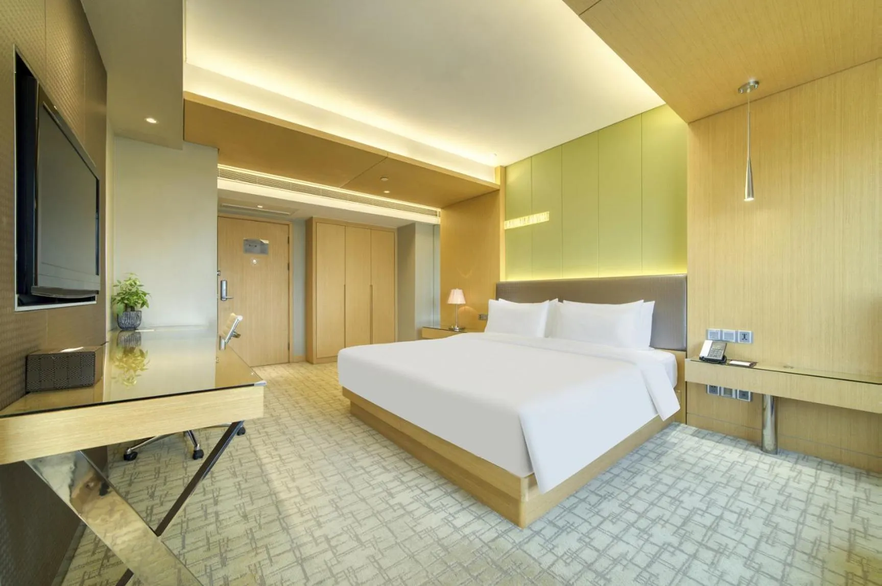 Photo of the whole room, Bed in Hangzhou Tower Hotel