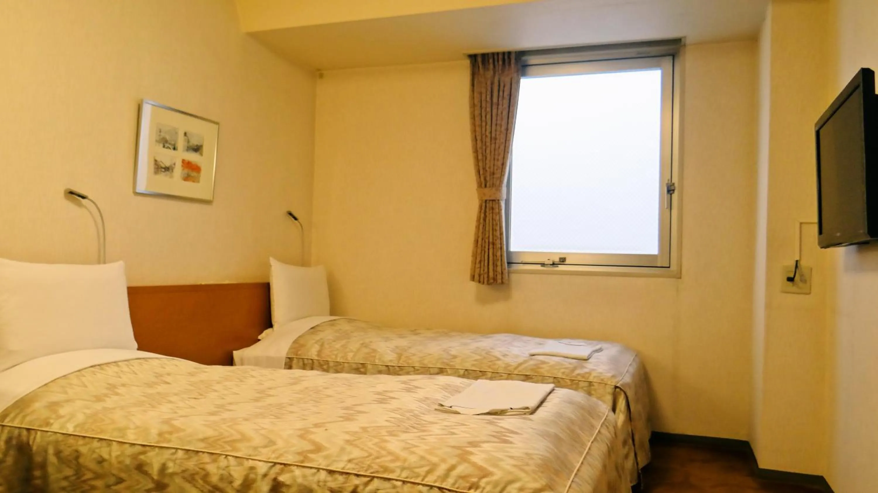 Photo of the whole room, Bed in Morioka City Hotel