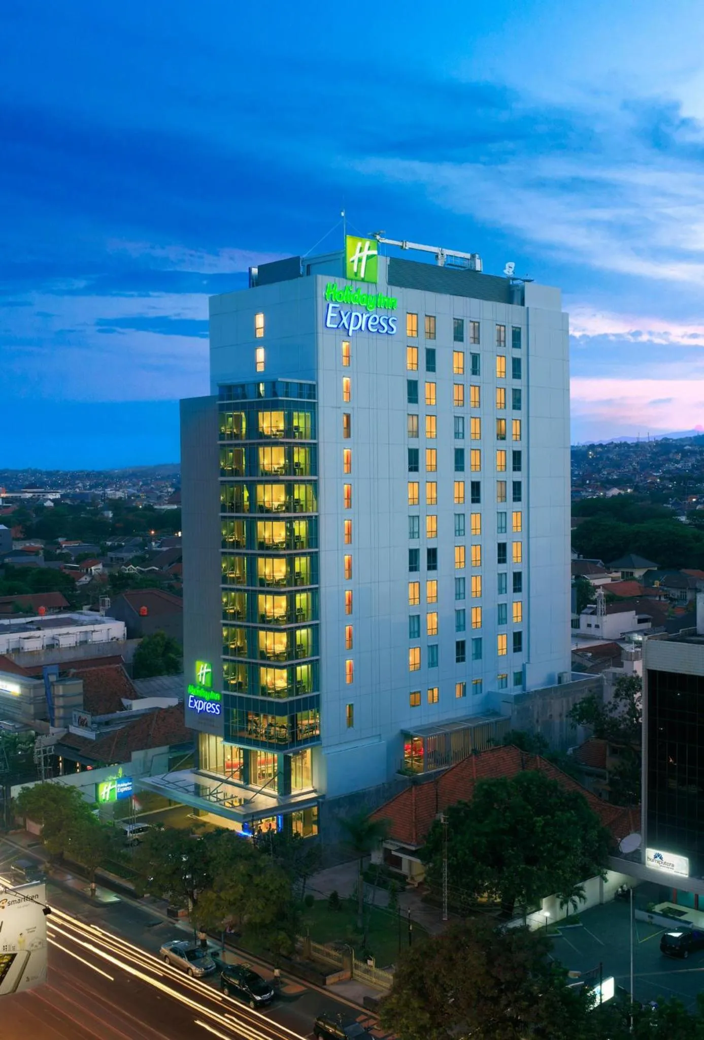 Property building in Holiday Inn Express Semarang Simpang Lima by IHG