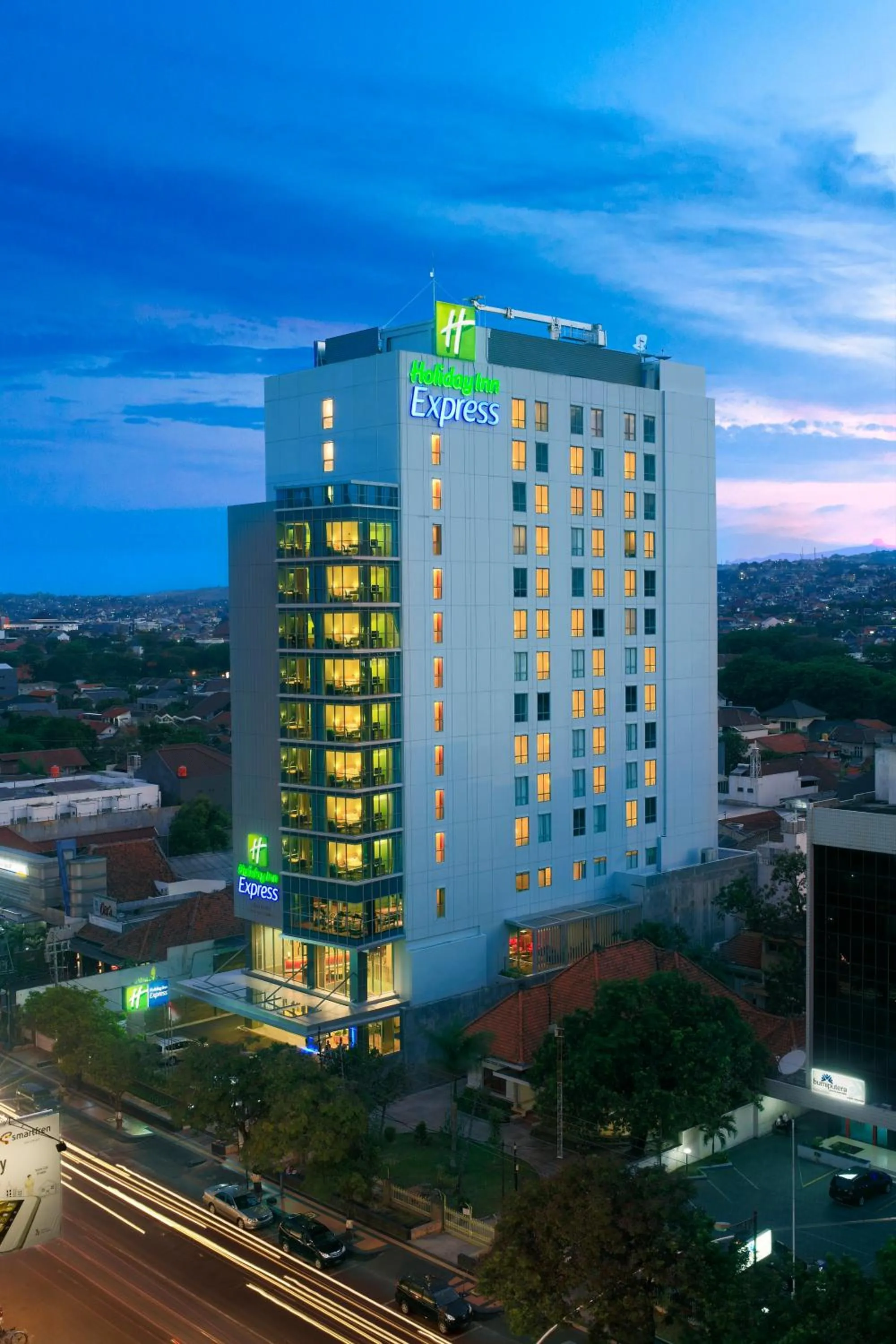 Property building in Holiday Inn Express Semarang Simpang Lima by IHG