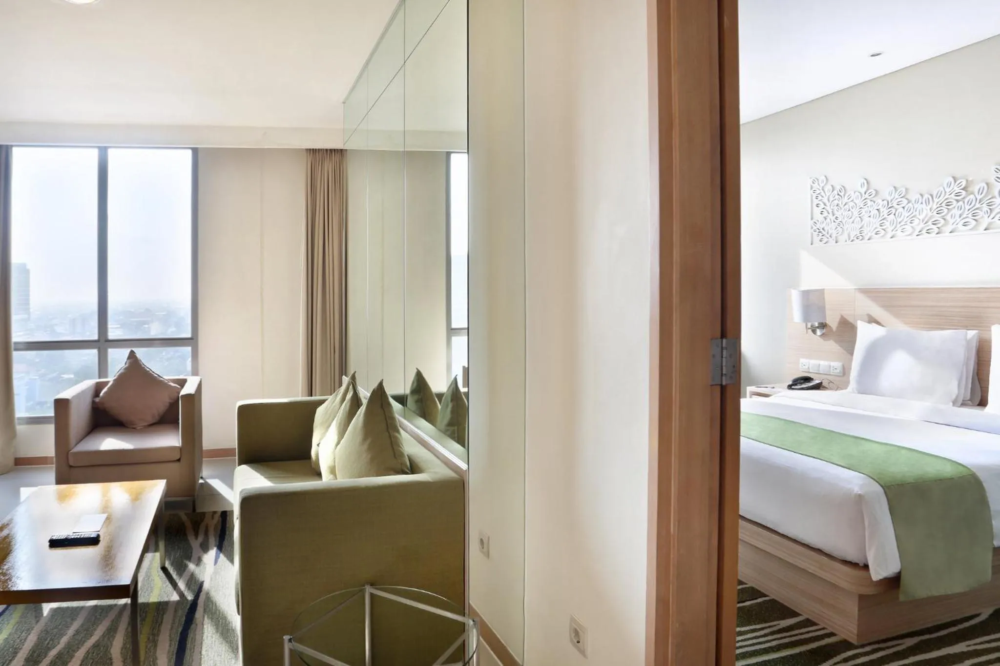 Photo of the whole room, Bed in Holiday Inn Express Semarang Simpang Lima by IHG