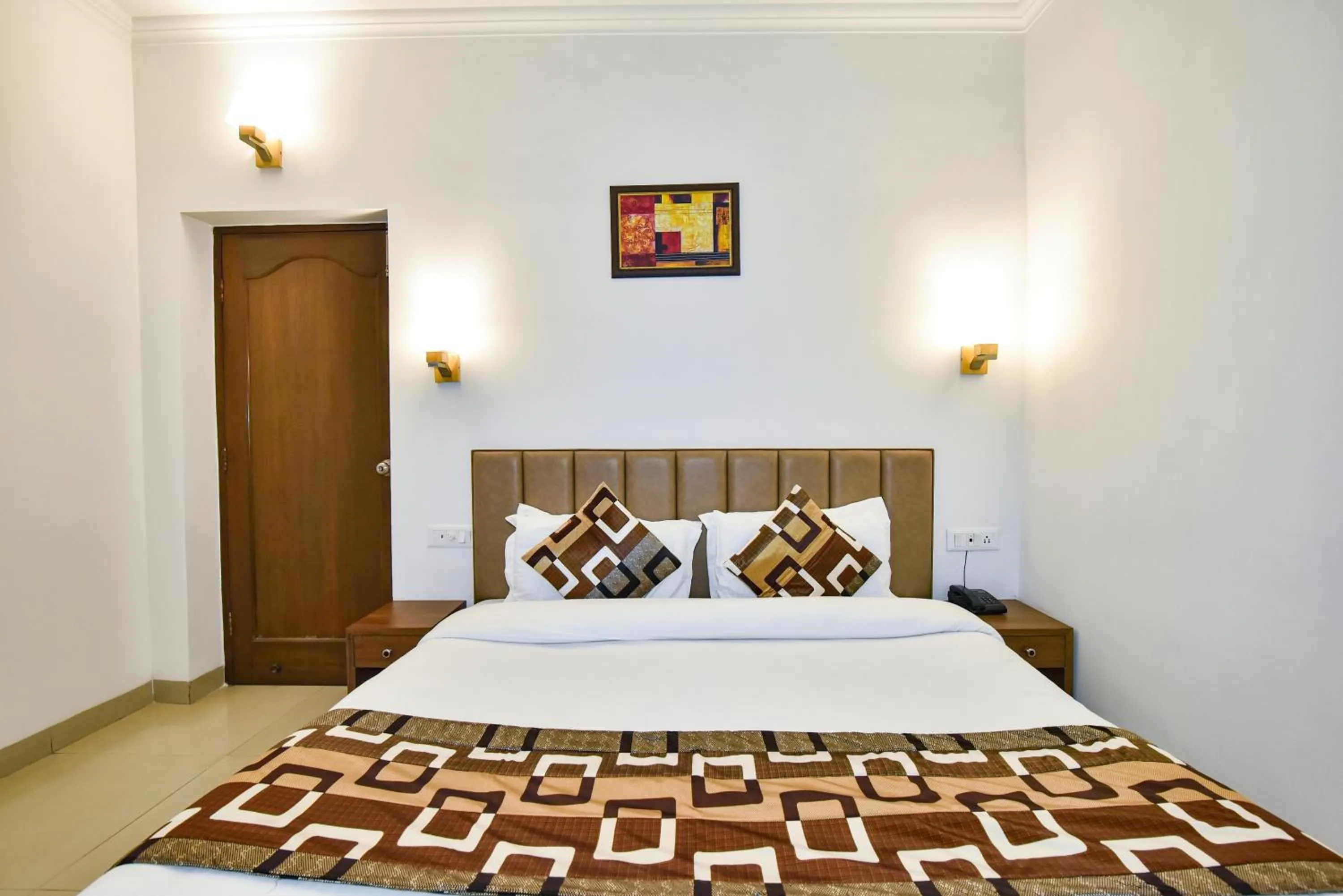 Bed in Hotel Sapphire Opposite Golden Temple