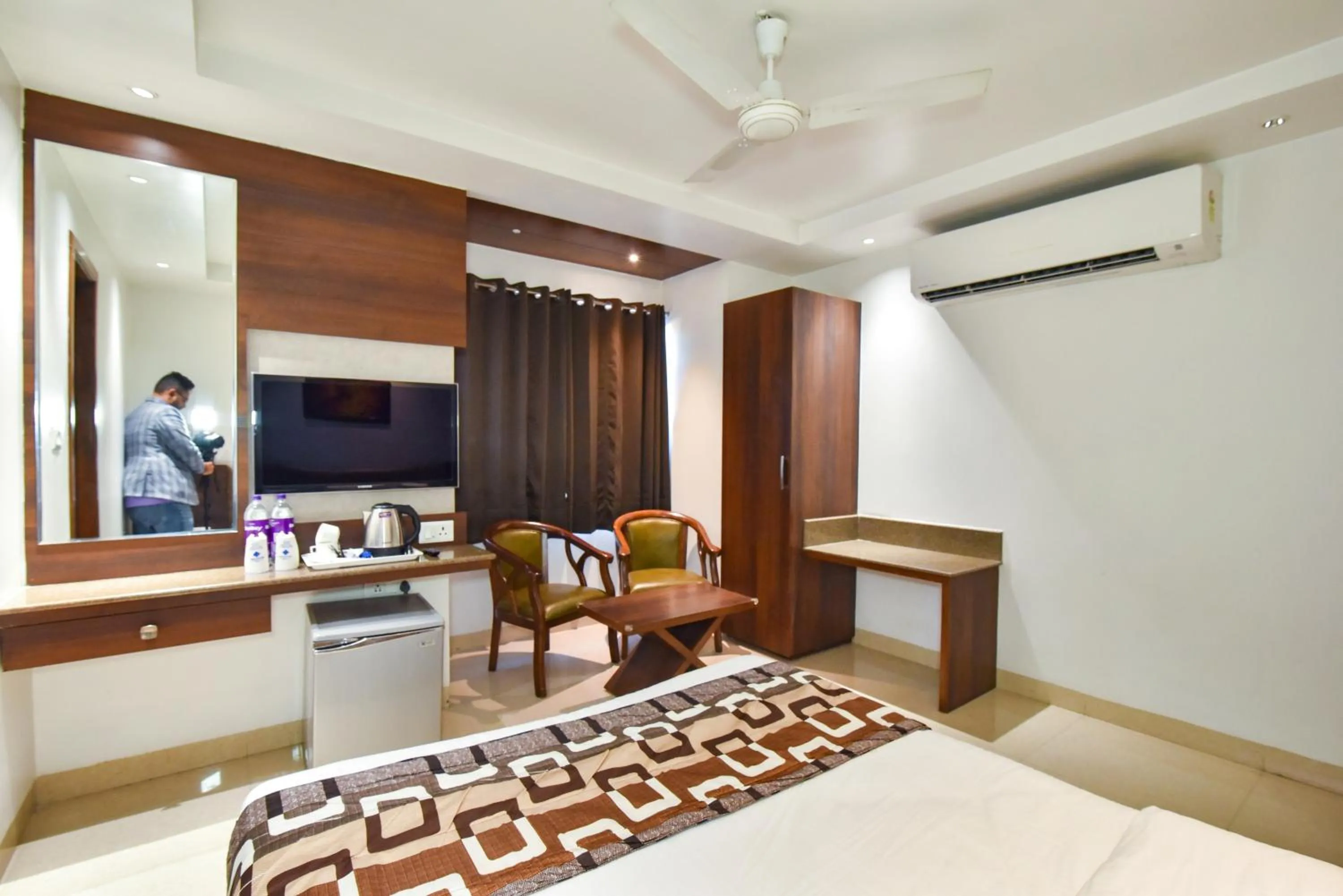 Bed in Hotel Sapphire Opposite Golden Temple