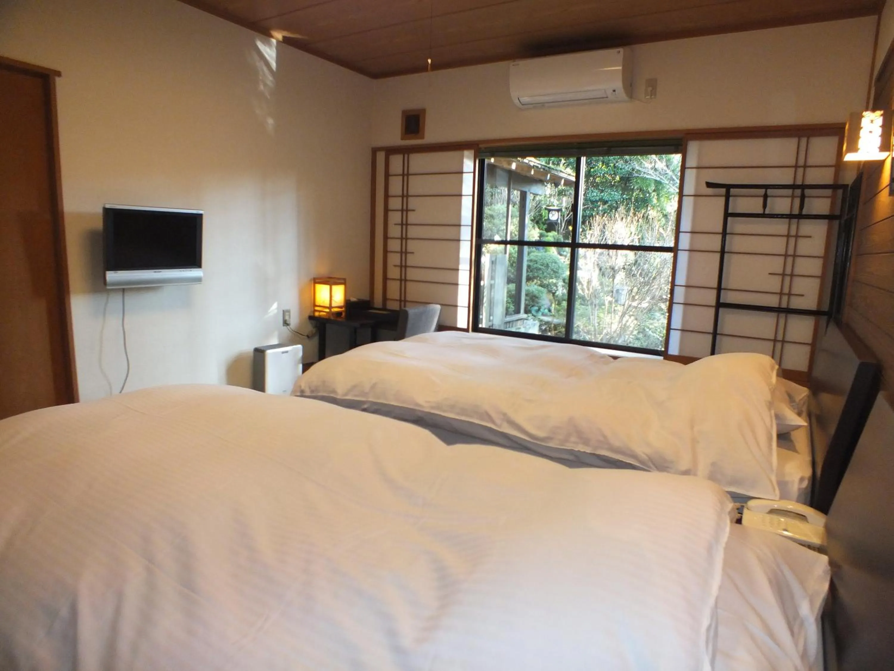 Photo of the whole room, Bed in Hananoyado Fukuya