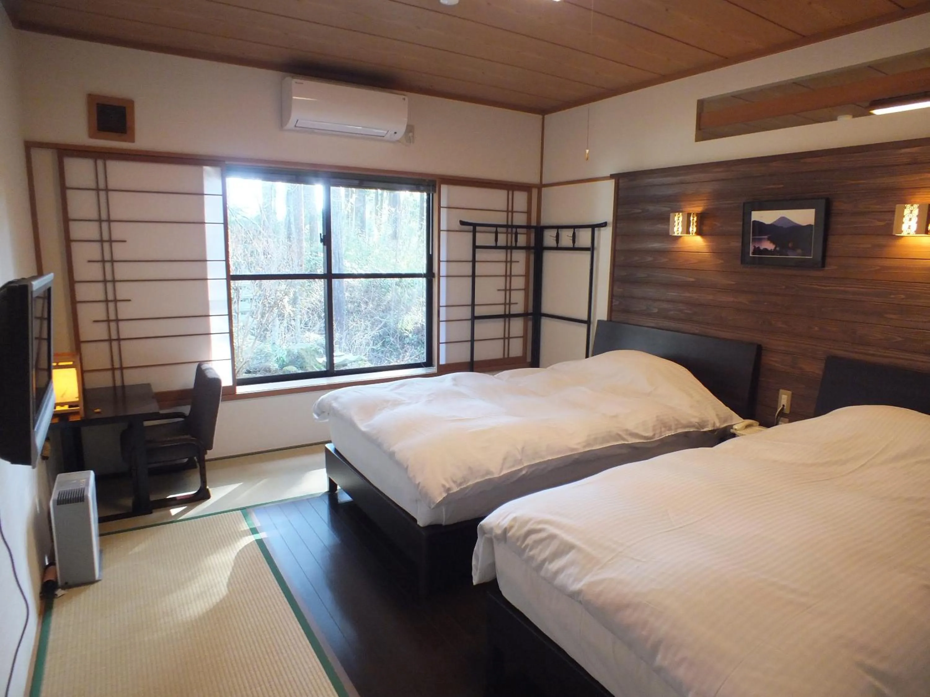 Photo of the whole room, Bed in Hananoyado Fukuya