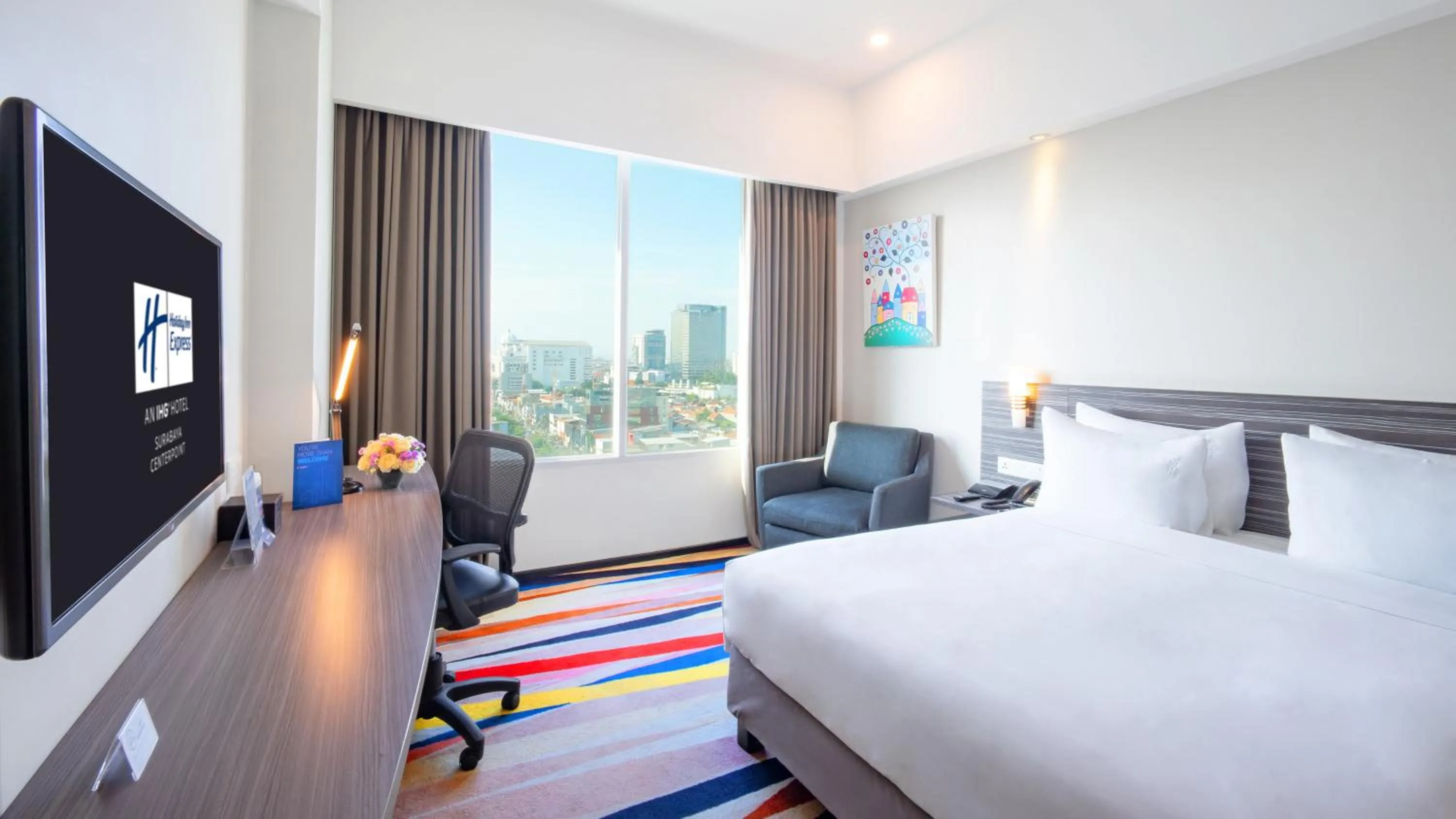 Photo of the whole room, Bed in Holiday Inn Express Surabaya CenterPoint by IHG