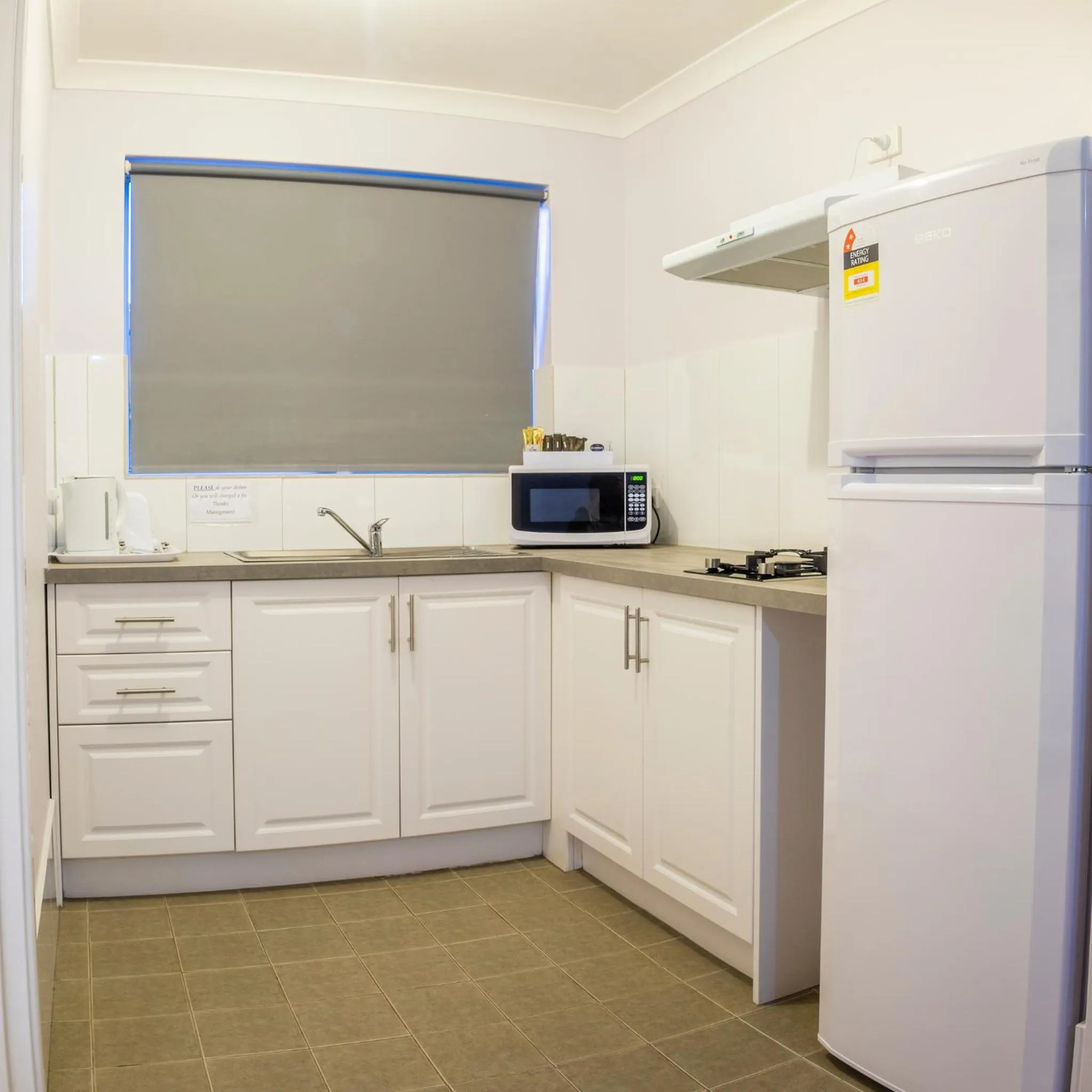 Kitchen or kitchenette in Australind Tourist Park