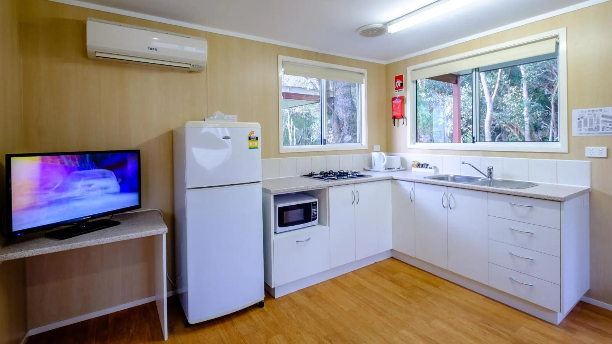 Kitchen or kitchenette in Australind Tourist Park