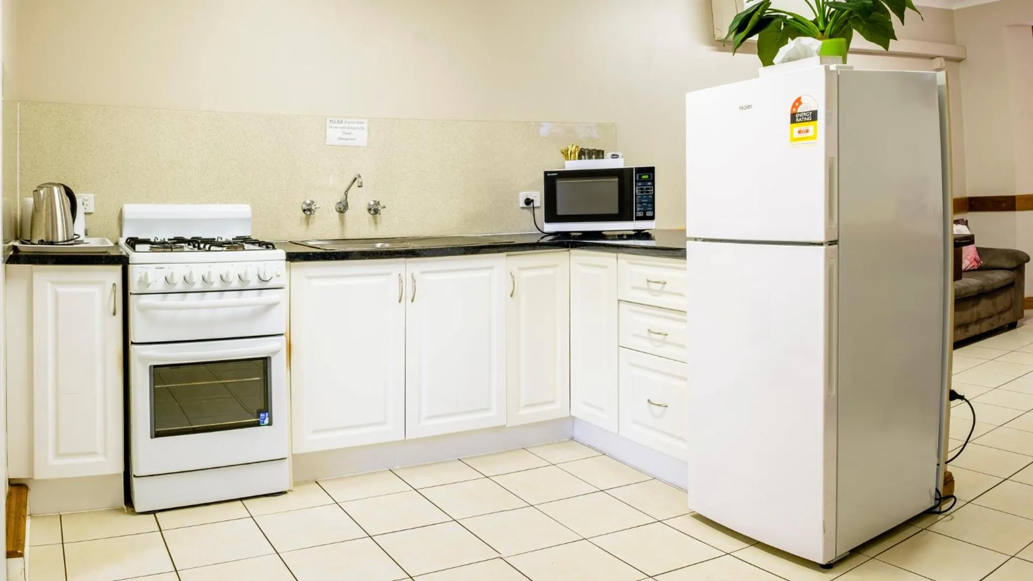 Kitchen or kitchenette in Australind Tourist Park