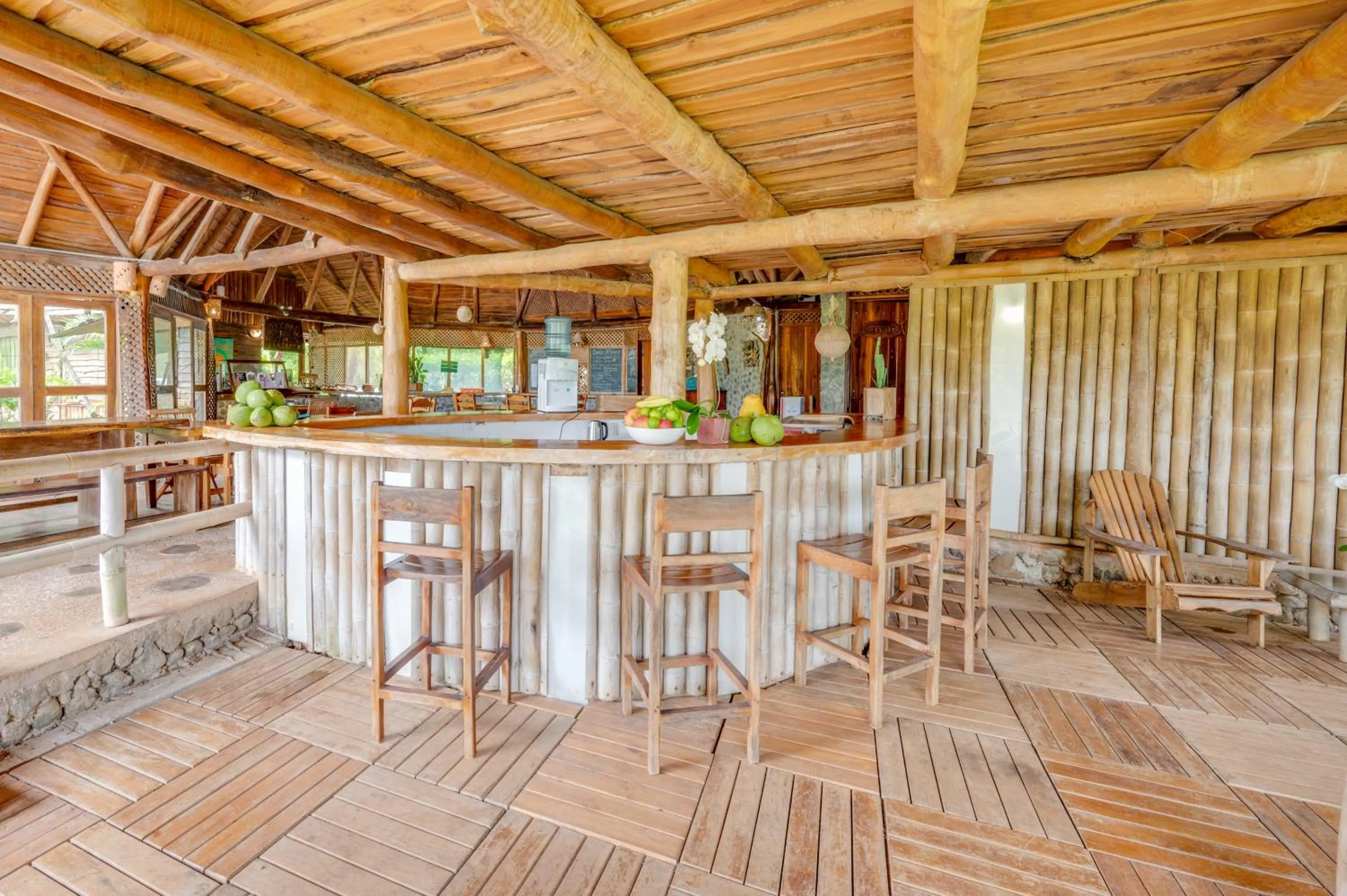 Lounge or bar in El Sabanero Eco Lodge