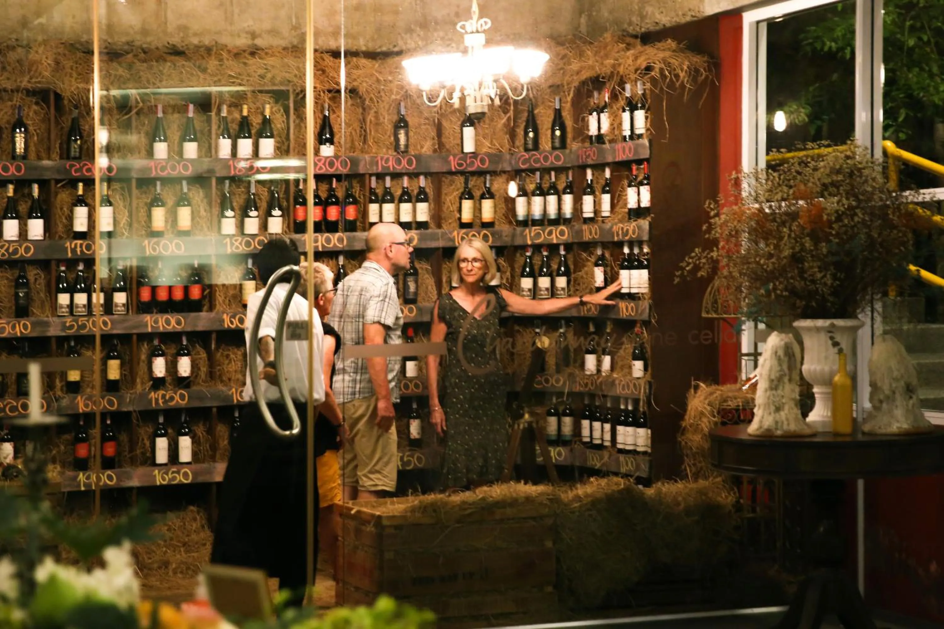 Restaurant/places to eat in Summer Luxury Beach Resort & Spa