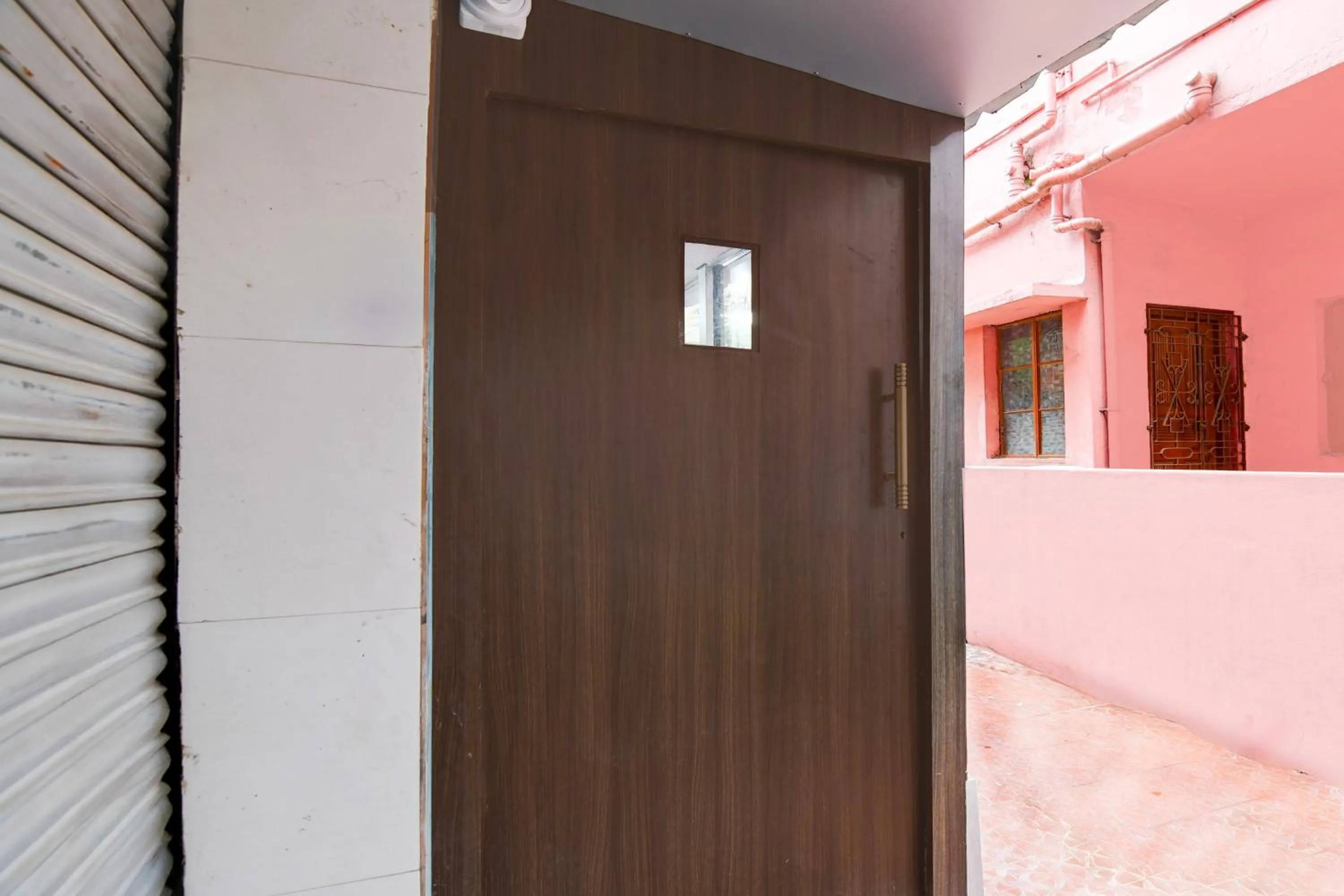 Facade/entrance in Super Hotel O NSCB International Airport Formerly Bougain Villa