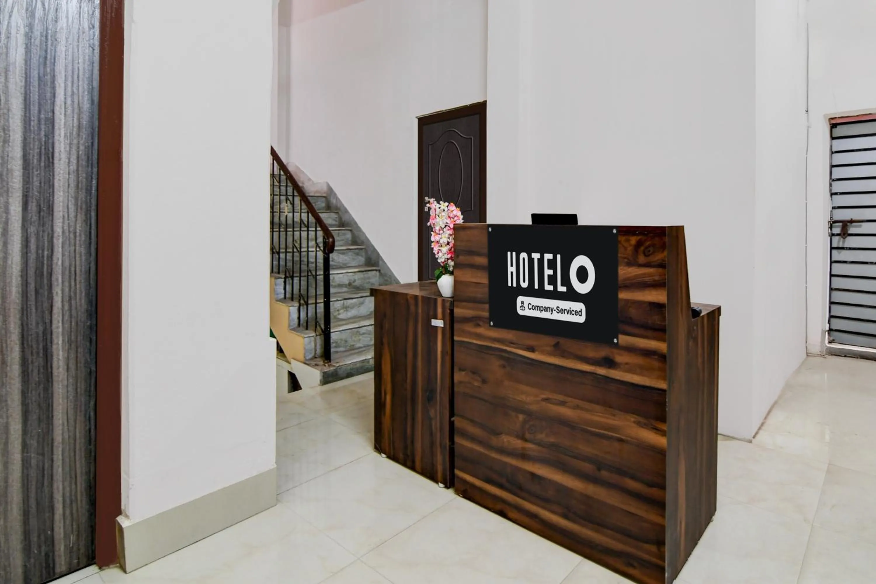 Lobby or reception in Super Hotel O NSCB International Airport Formerly Bougain Villa