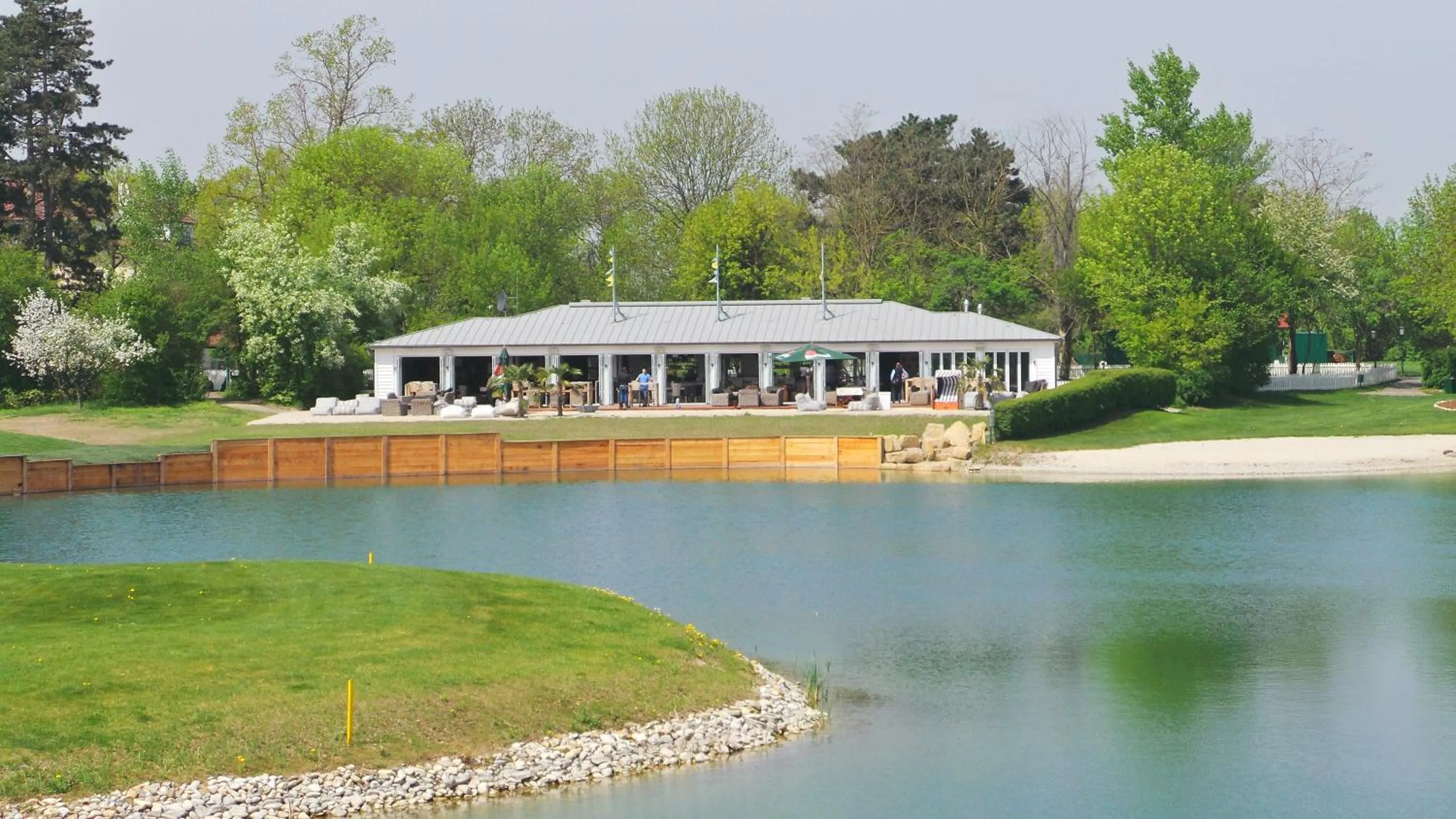 Restaurant/places to eat in Hotel Diamond Country Club