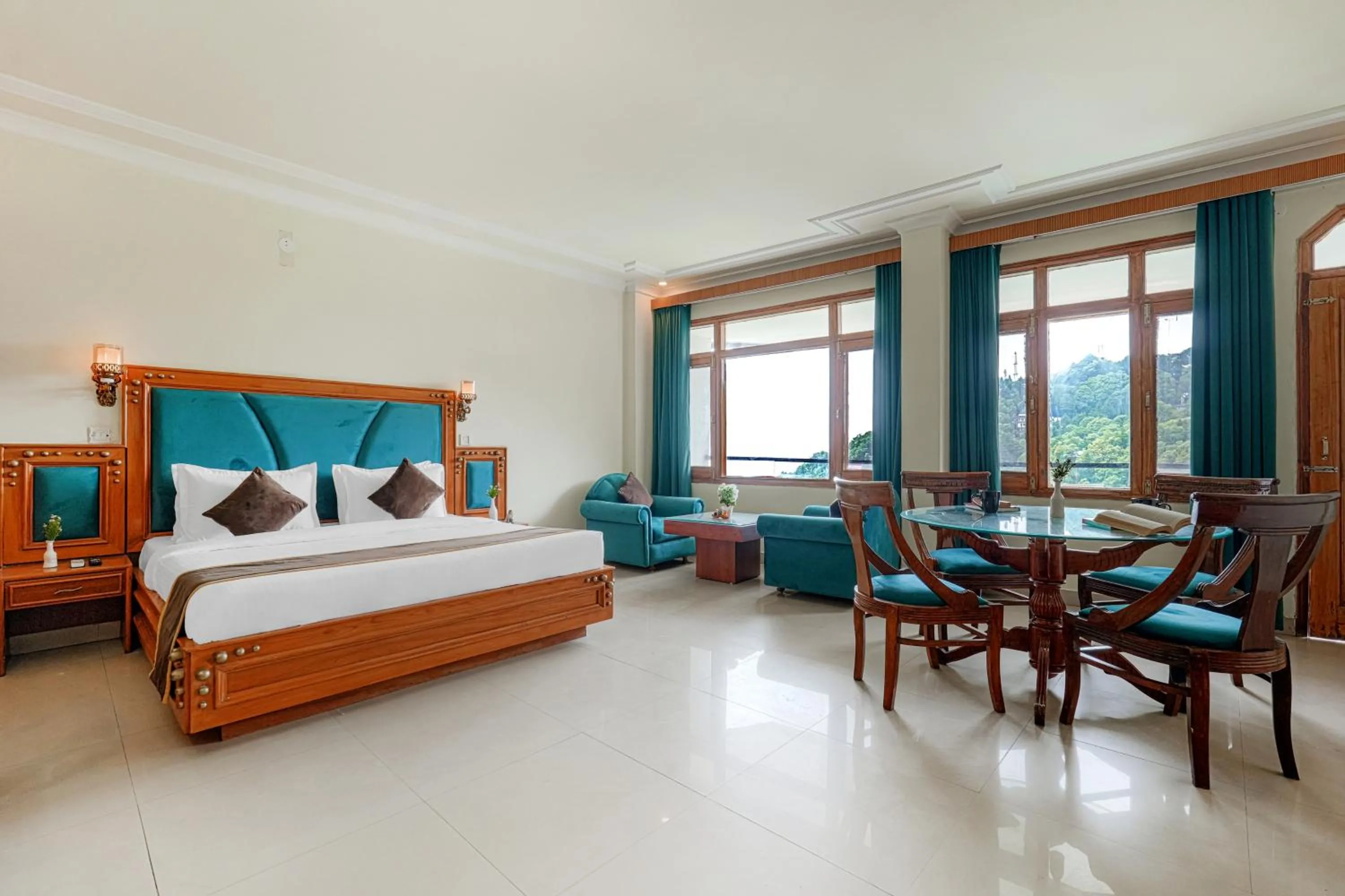 Bed in Pax Hotel Spring Solance 200 mtr from Gandhi Chowk Khajjiyar Road
