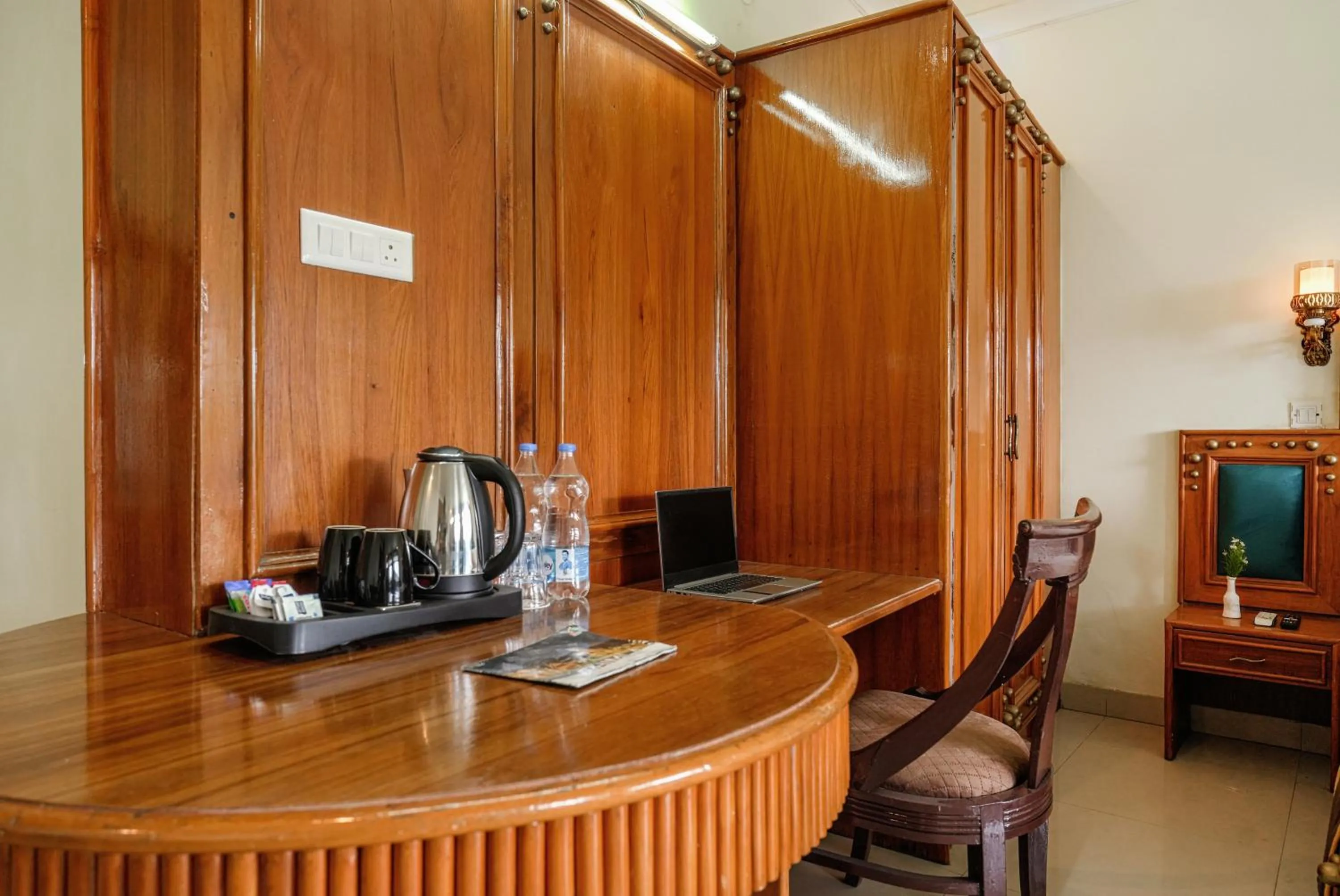 Coffee/tea facilities in Pax Hotel Spring Solance 200 mtr from Gandhi Chowk Khajjiyar Road