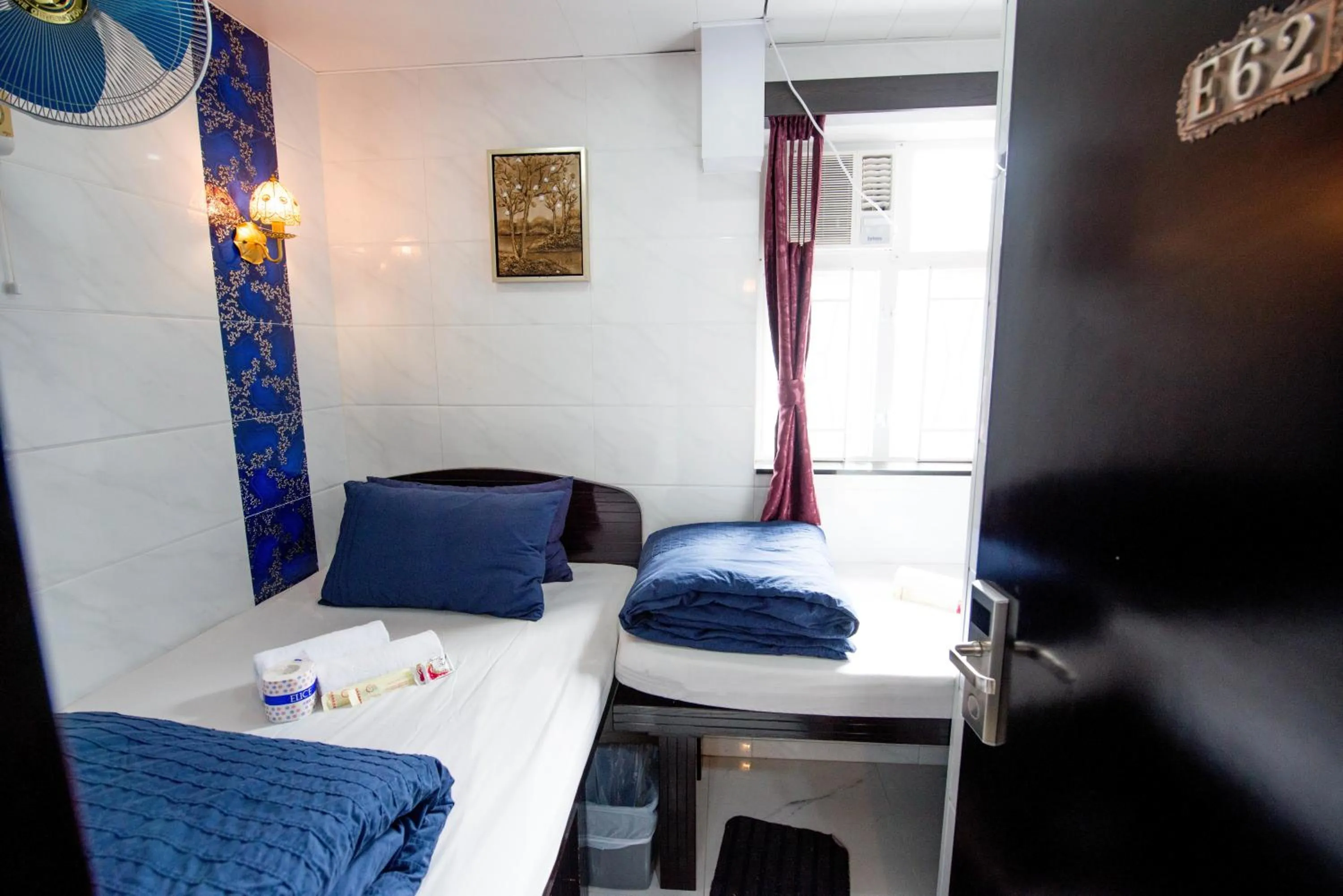 Photo of the whole room, Bed in Icon Inn