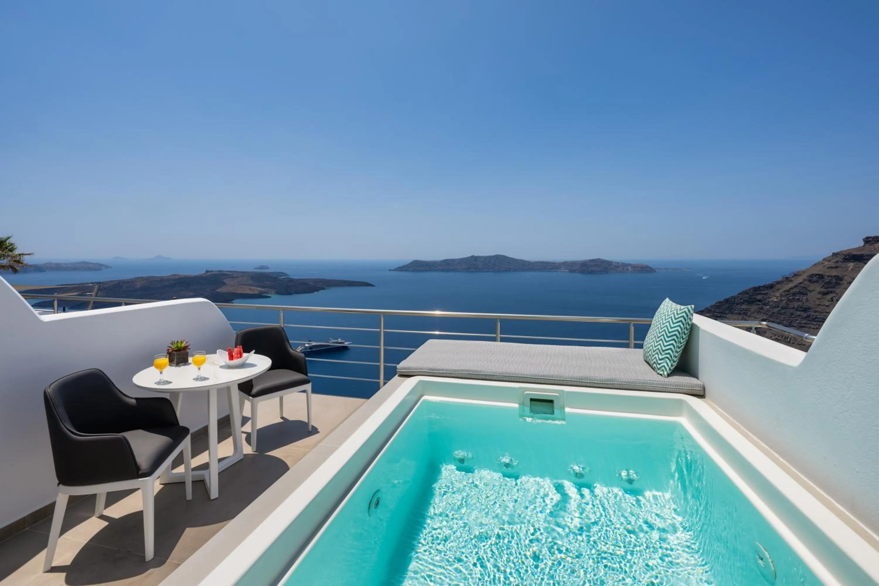 Hot Tub in Aura Suites