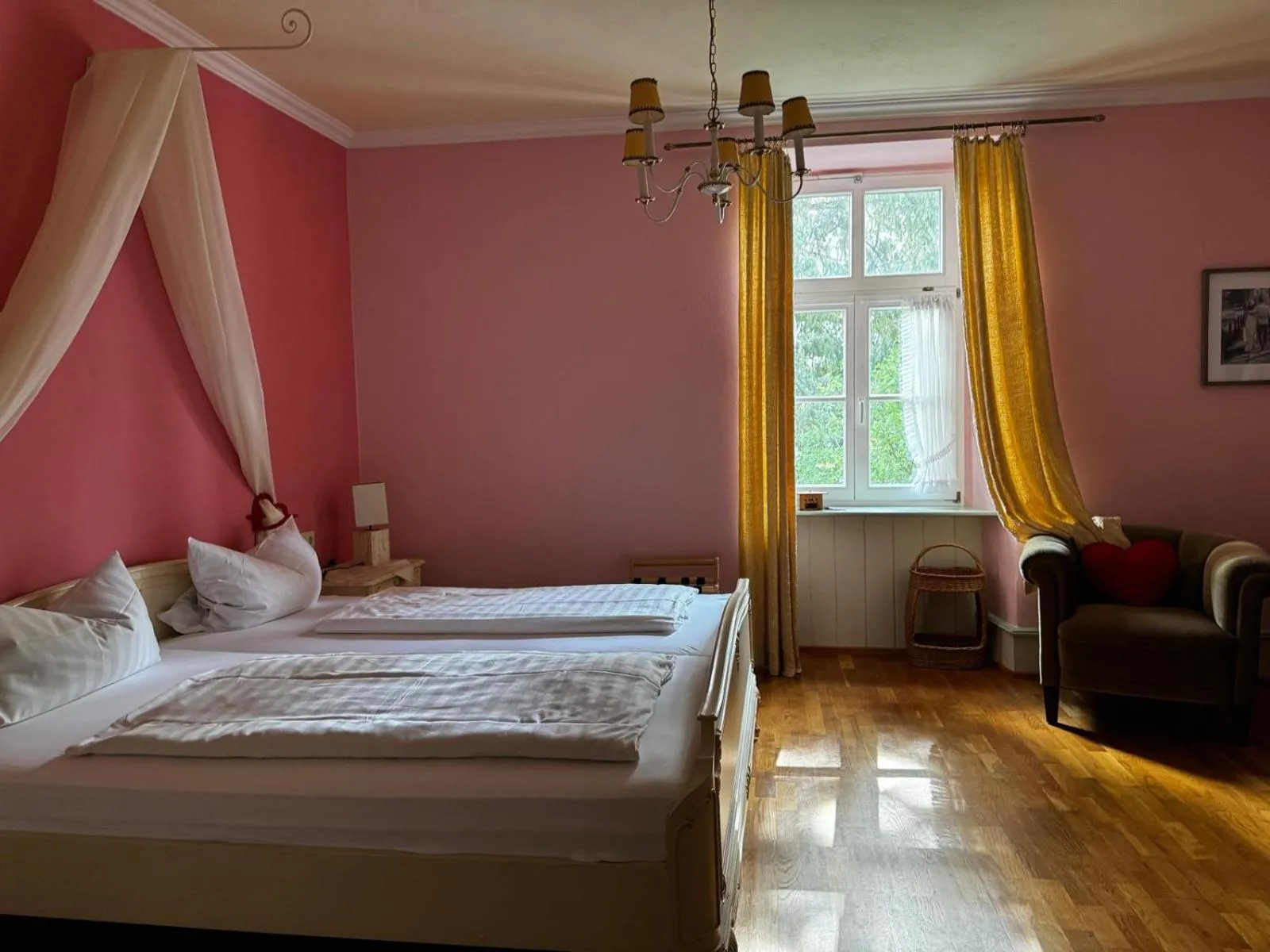 Bed in Hotel zum Kreuz