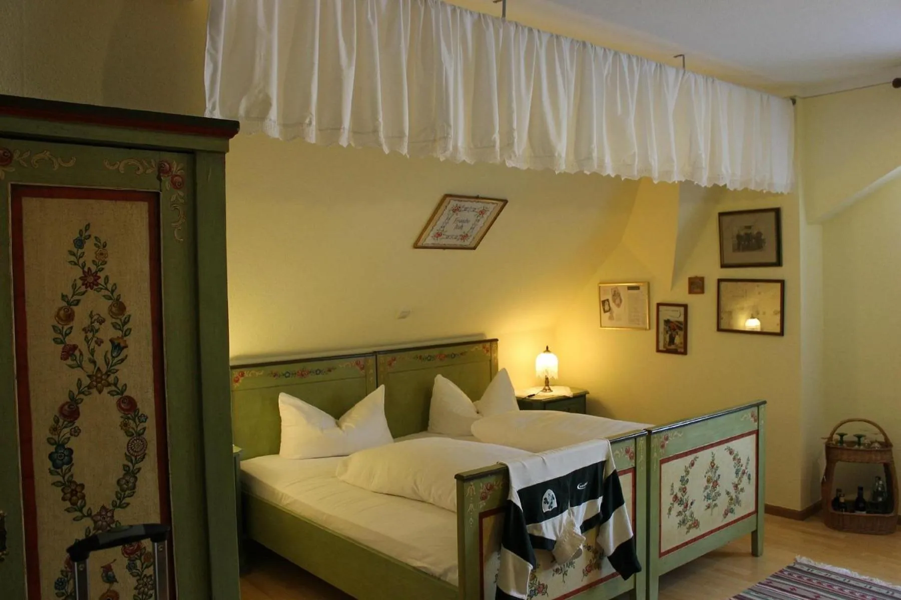 Large Twin Room in Hotel zum Kreuz