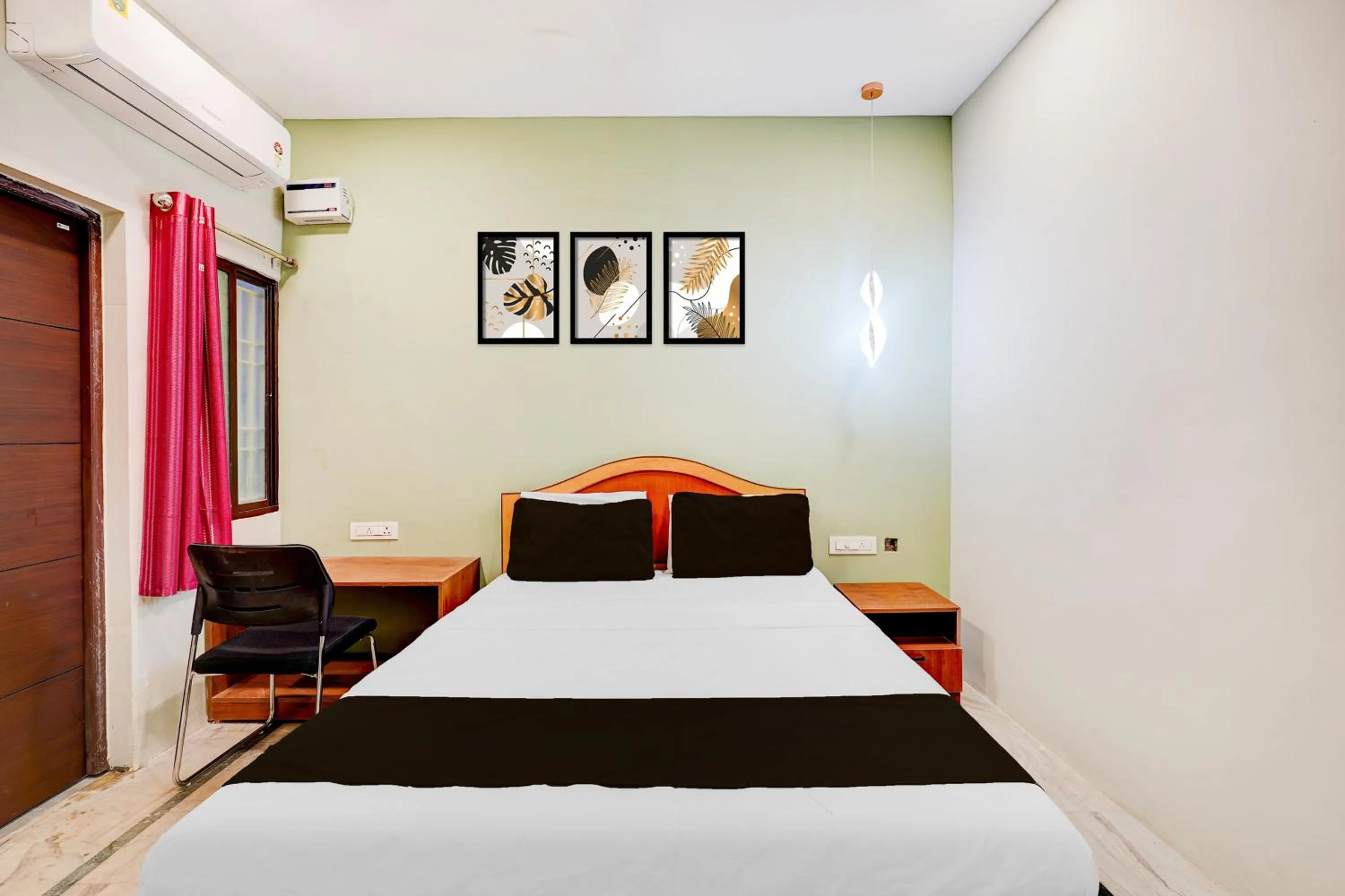 Bedroom, Bed in Super Collection O Vadapalani Formerly Mahalakshmi Inn