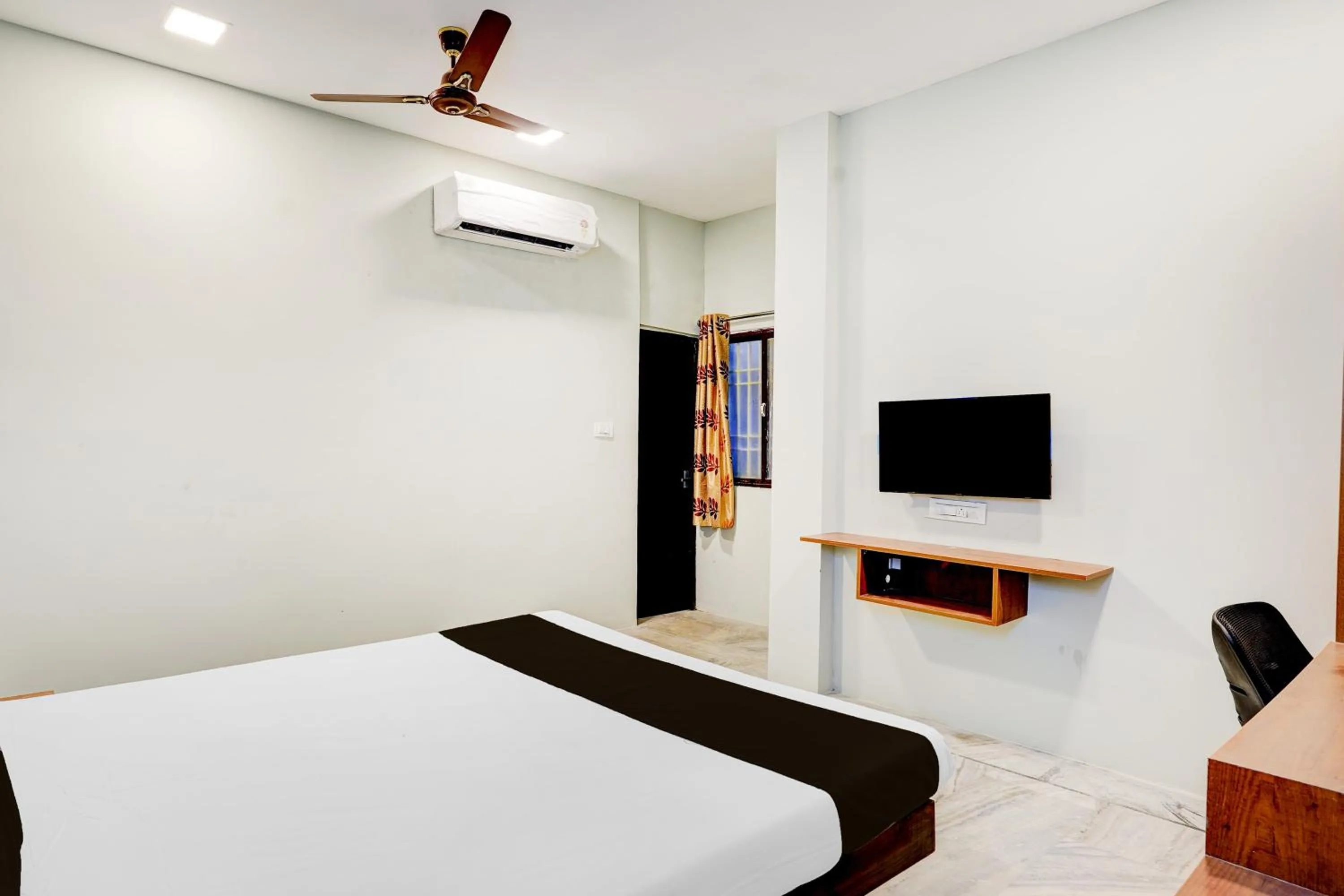 Bedroom, Bed in Super Collection O Vadapalani Formerly Mahalakshmi Inn