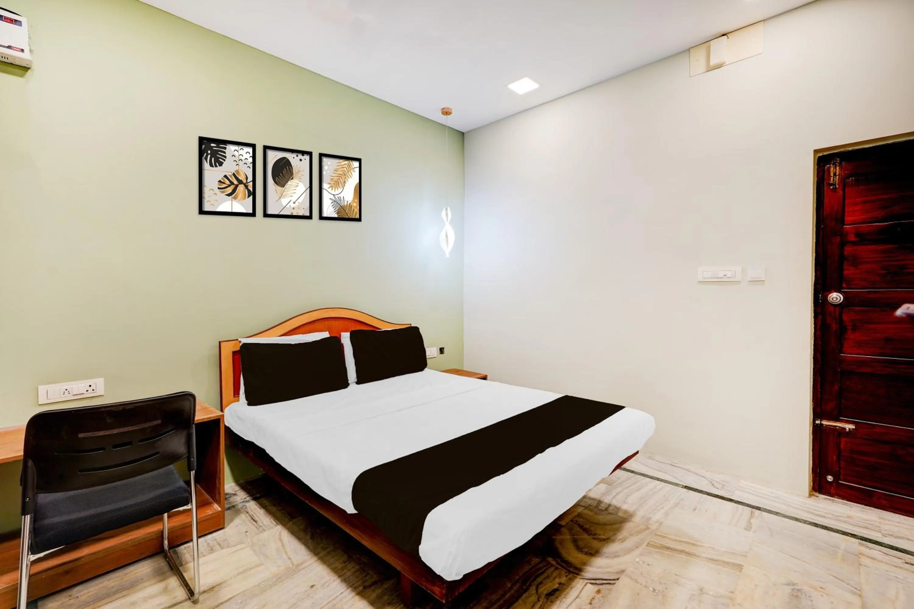 Bedroom, Bed in Super Collection O Vadapalani Formerly Mahalakshmi Inn