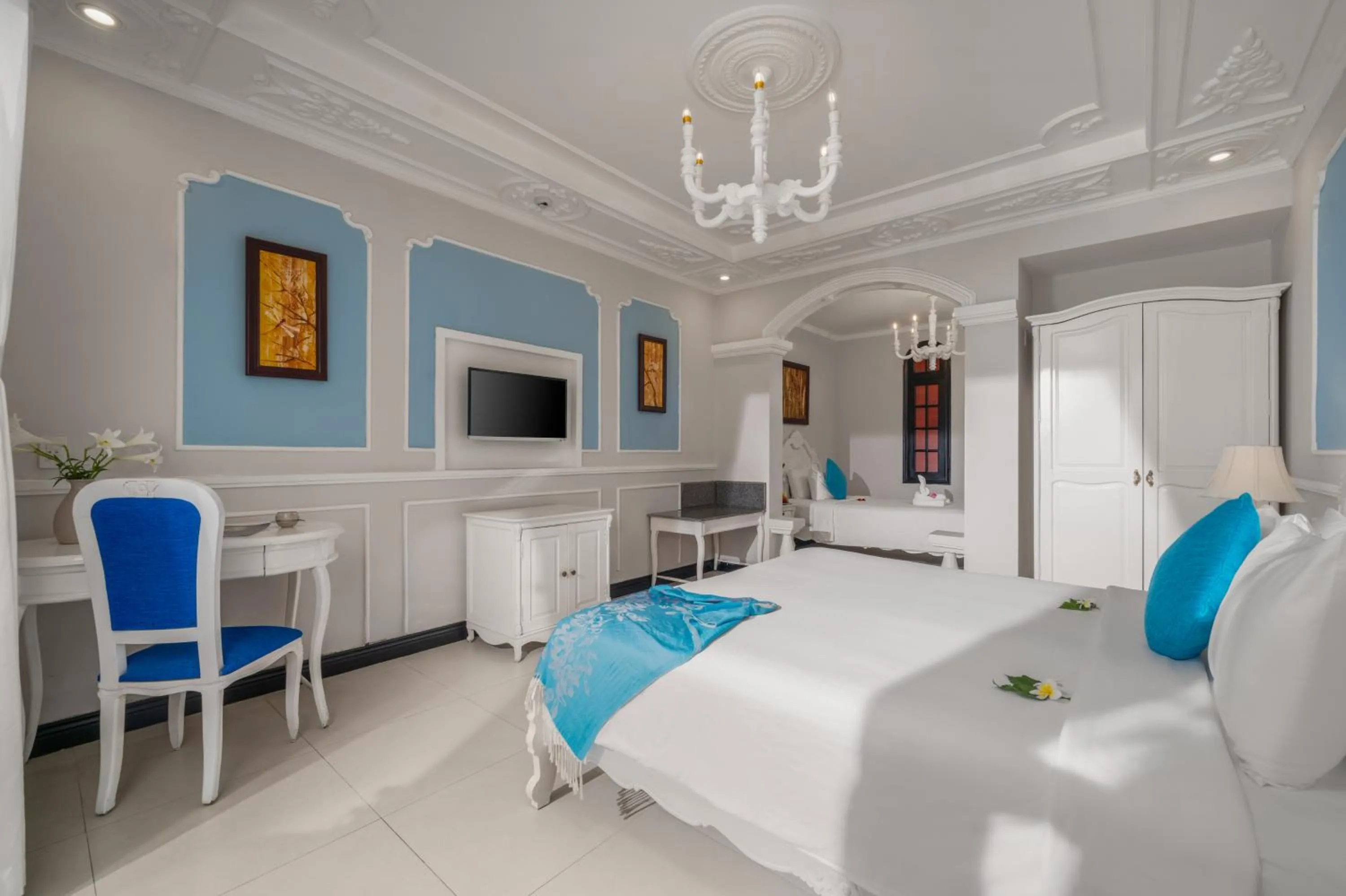 Bed in Hoi An Garden Palace and Spa - A Boutique Inspired by Nature