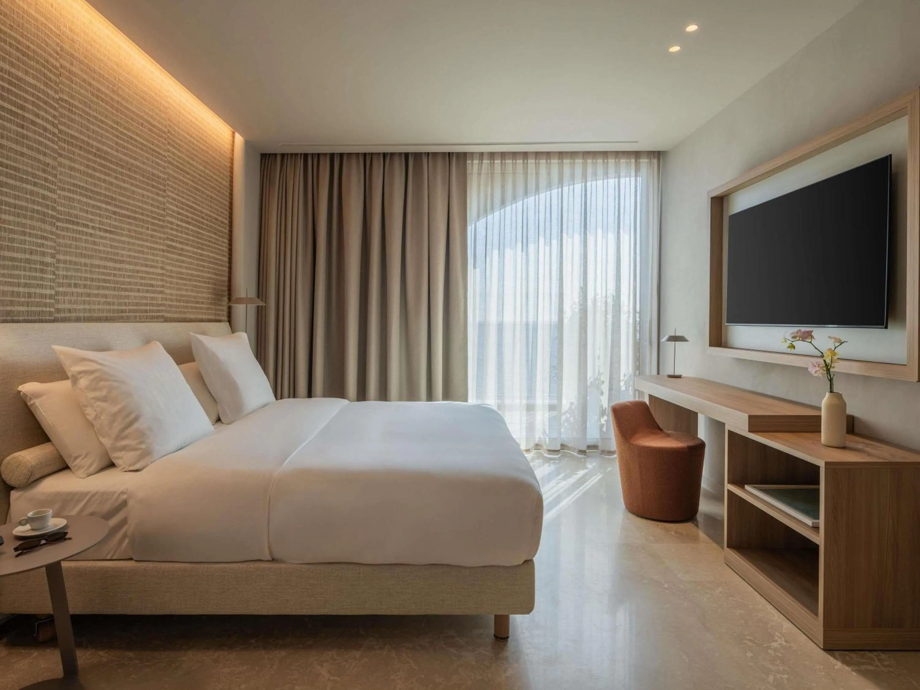 Bedroom, Bed in Green Coast Hotel MGallery Collection