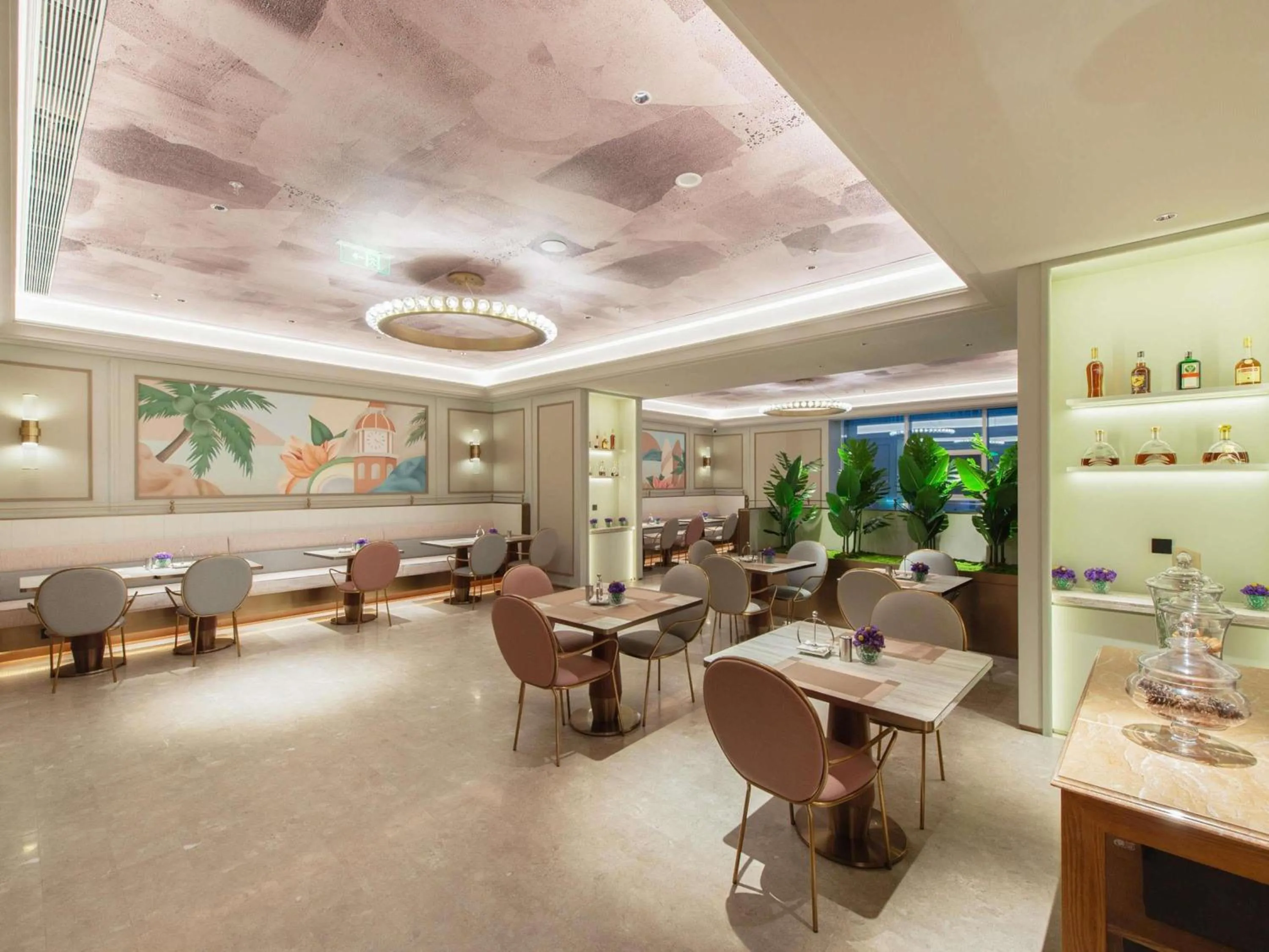 Restaurant/places to eat in Mercure Haikou City Center