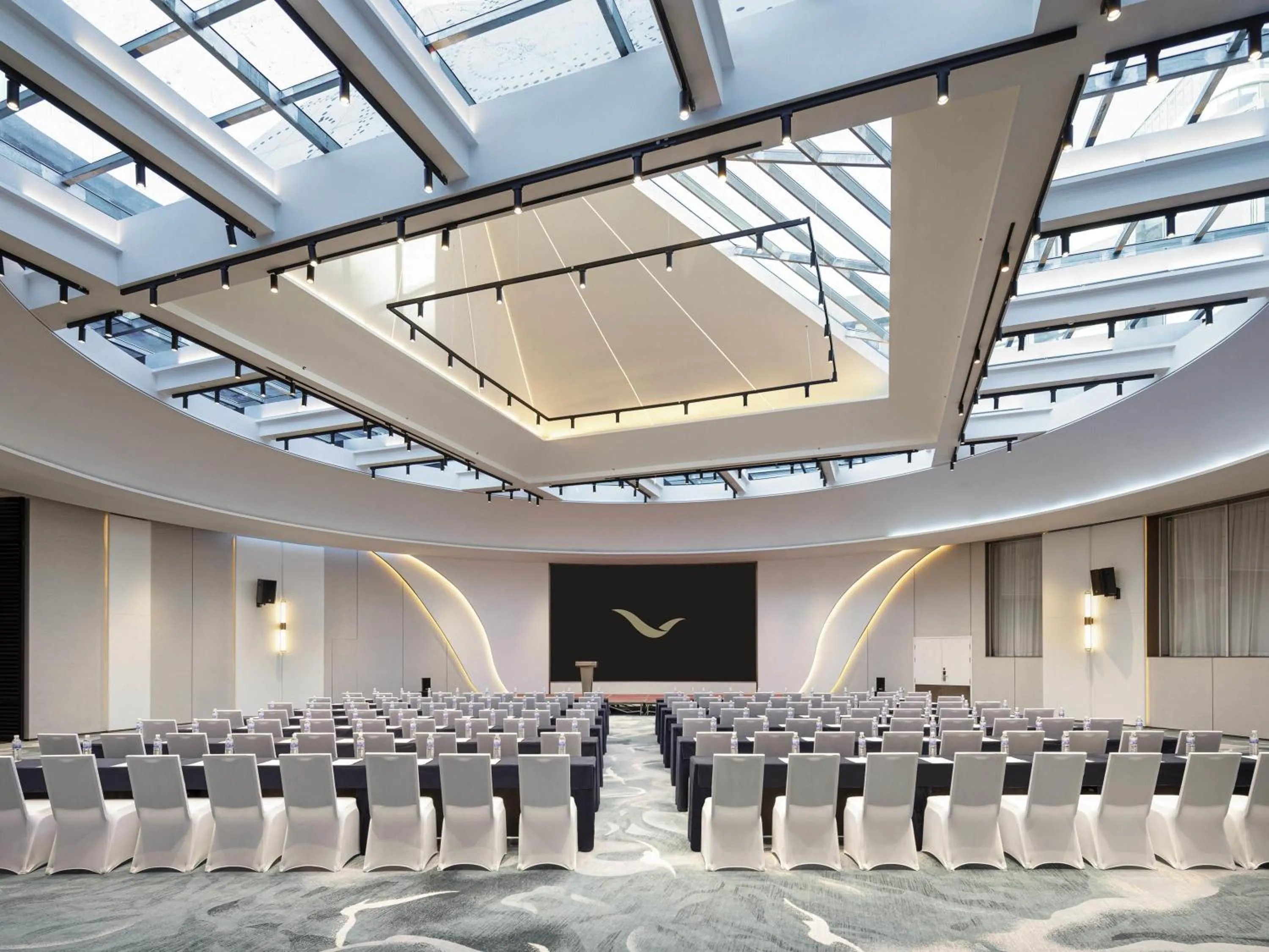 Meeting/conference room in Movenpick by Accor Qingdao Sunmei