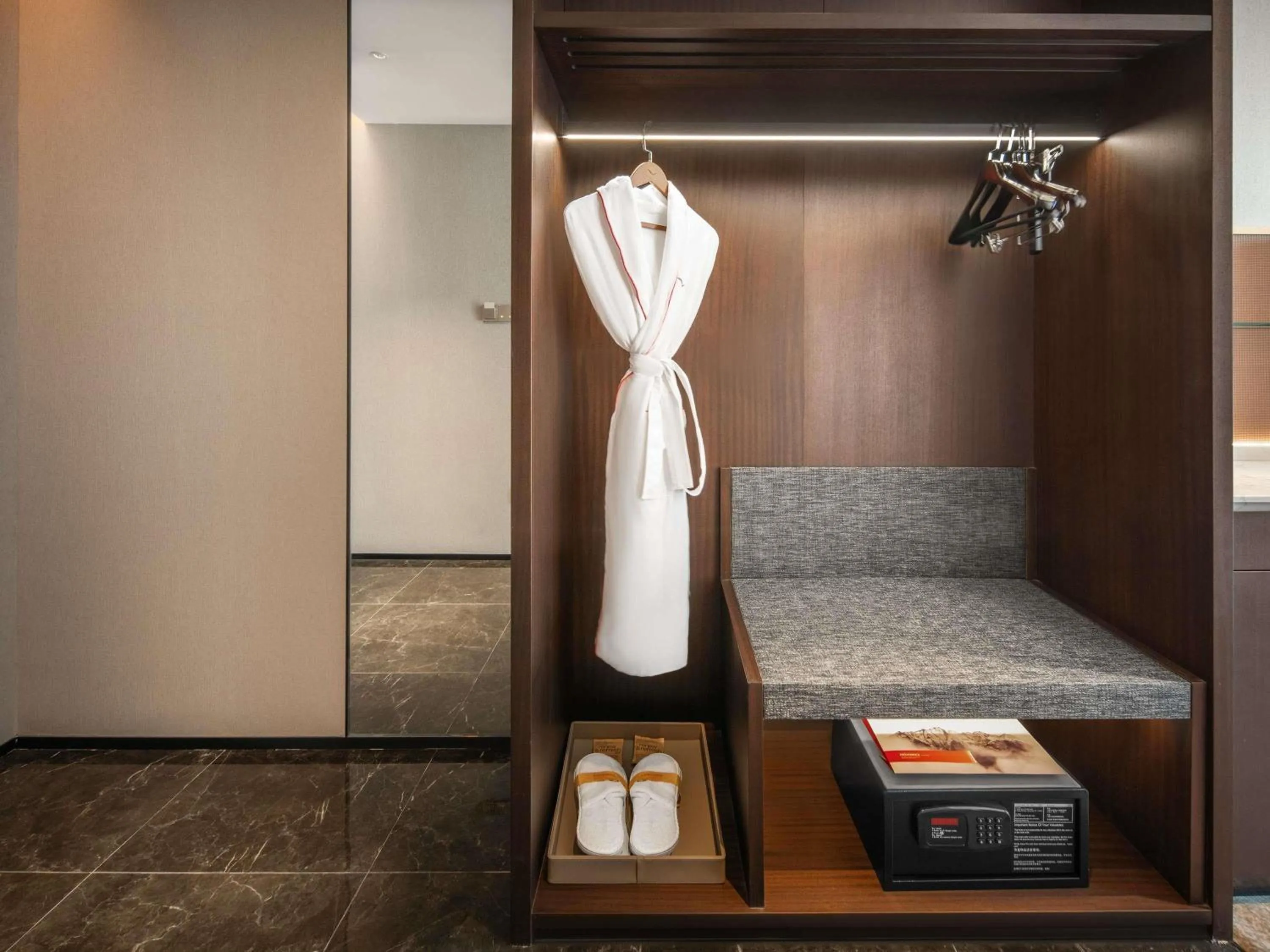 Bedroom in Mövenpick by Accor Kuanzhai Alley Chengdu