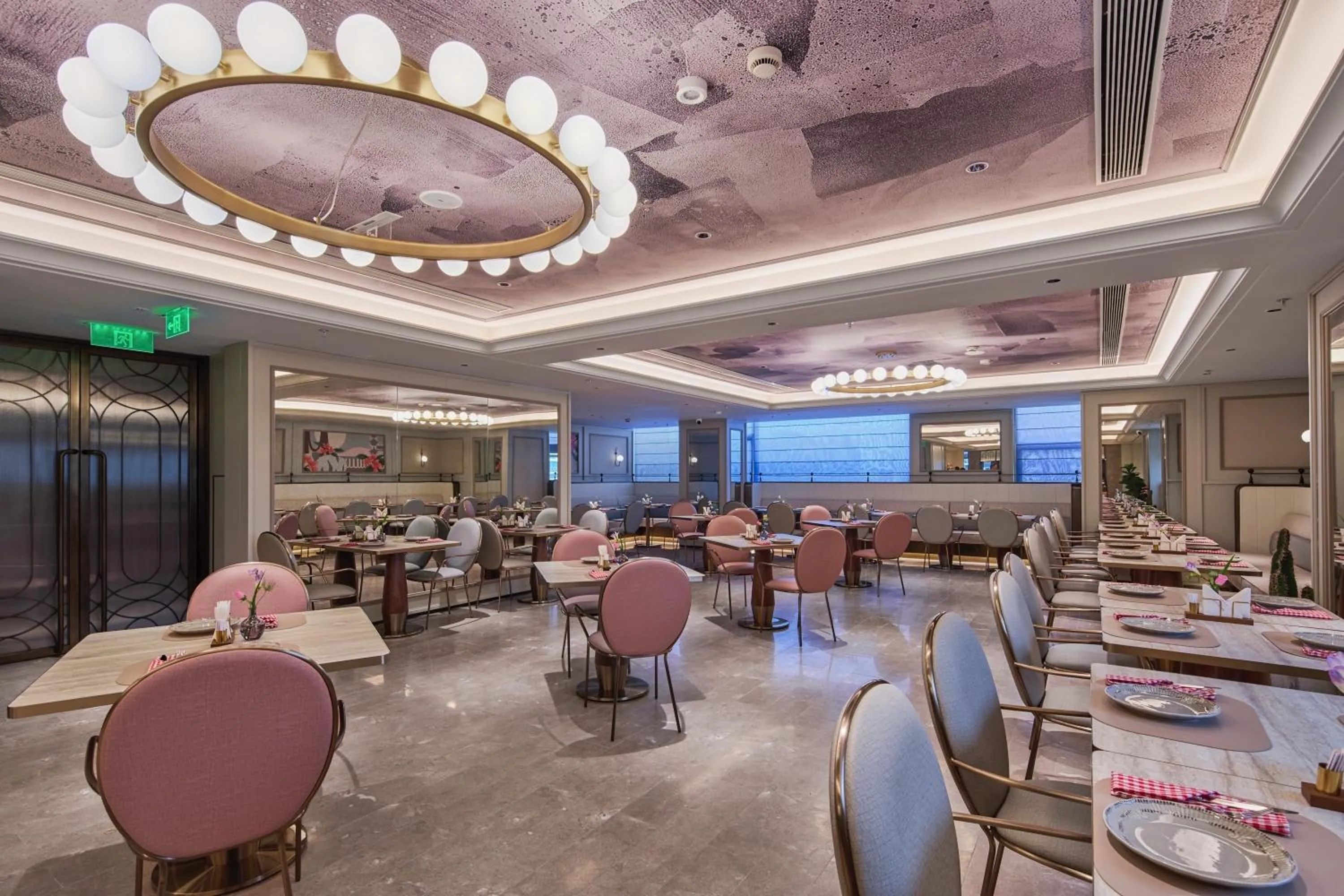 Restaurant/places to eat in Mercure Hangzhou West Lake Fengqi Road