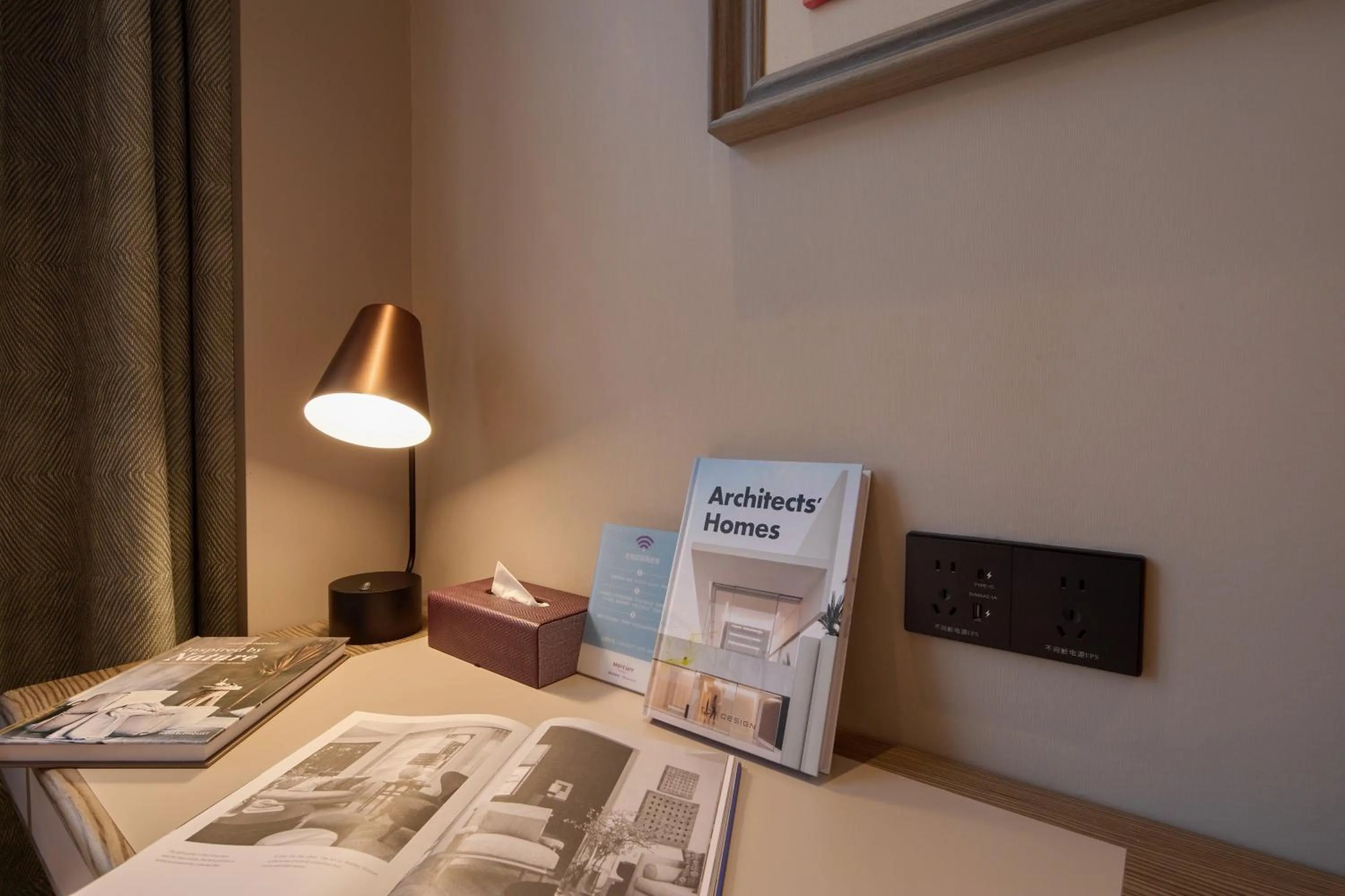 Photo of the whole room, Bed in Mercure Hangzhou West Lake Fengqi Road