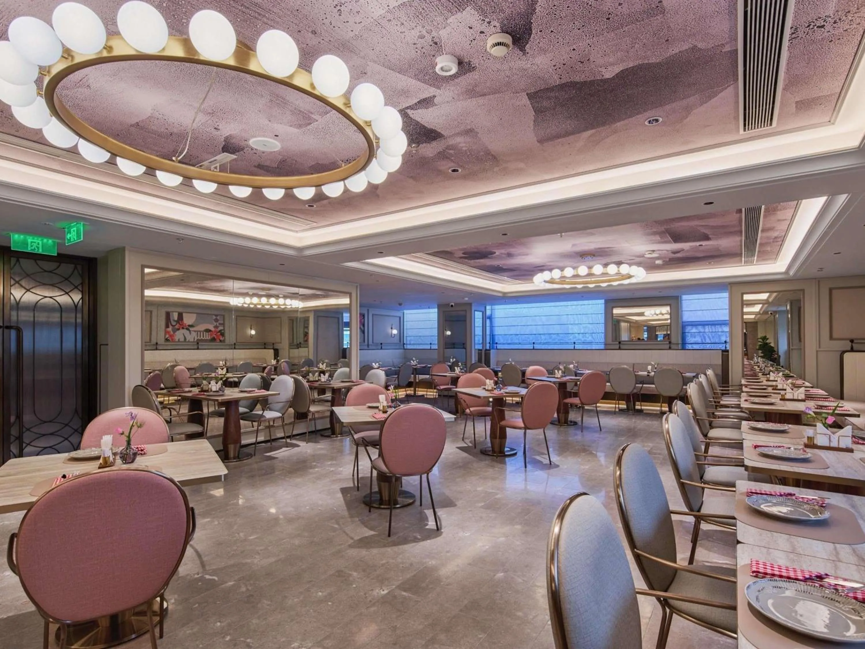 Restaurant/places to eat in Mercure Hangzhou West Lake Fengqi Road