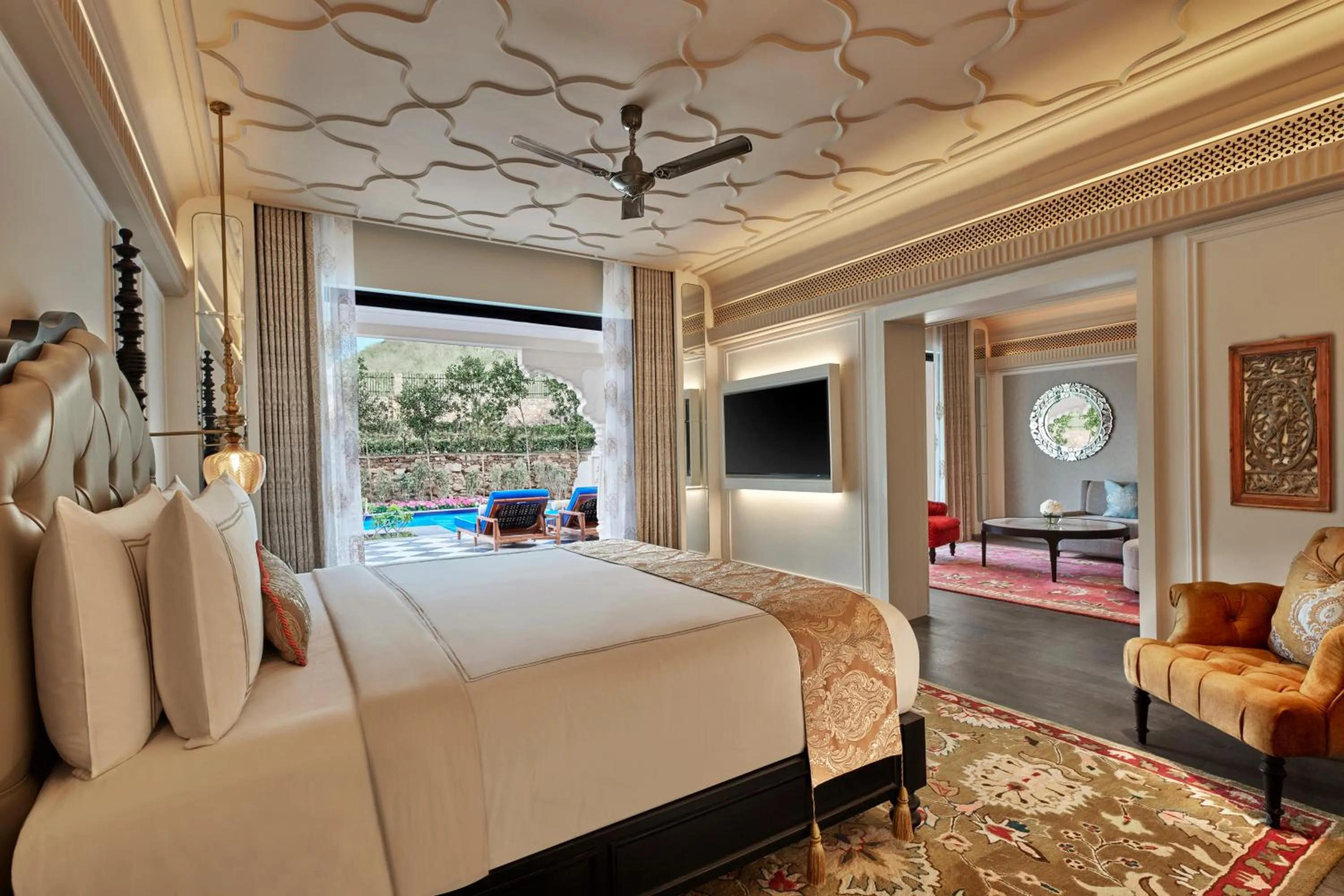 TV and multimedia, Bed in Fairmont Udaipur Palace