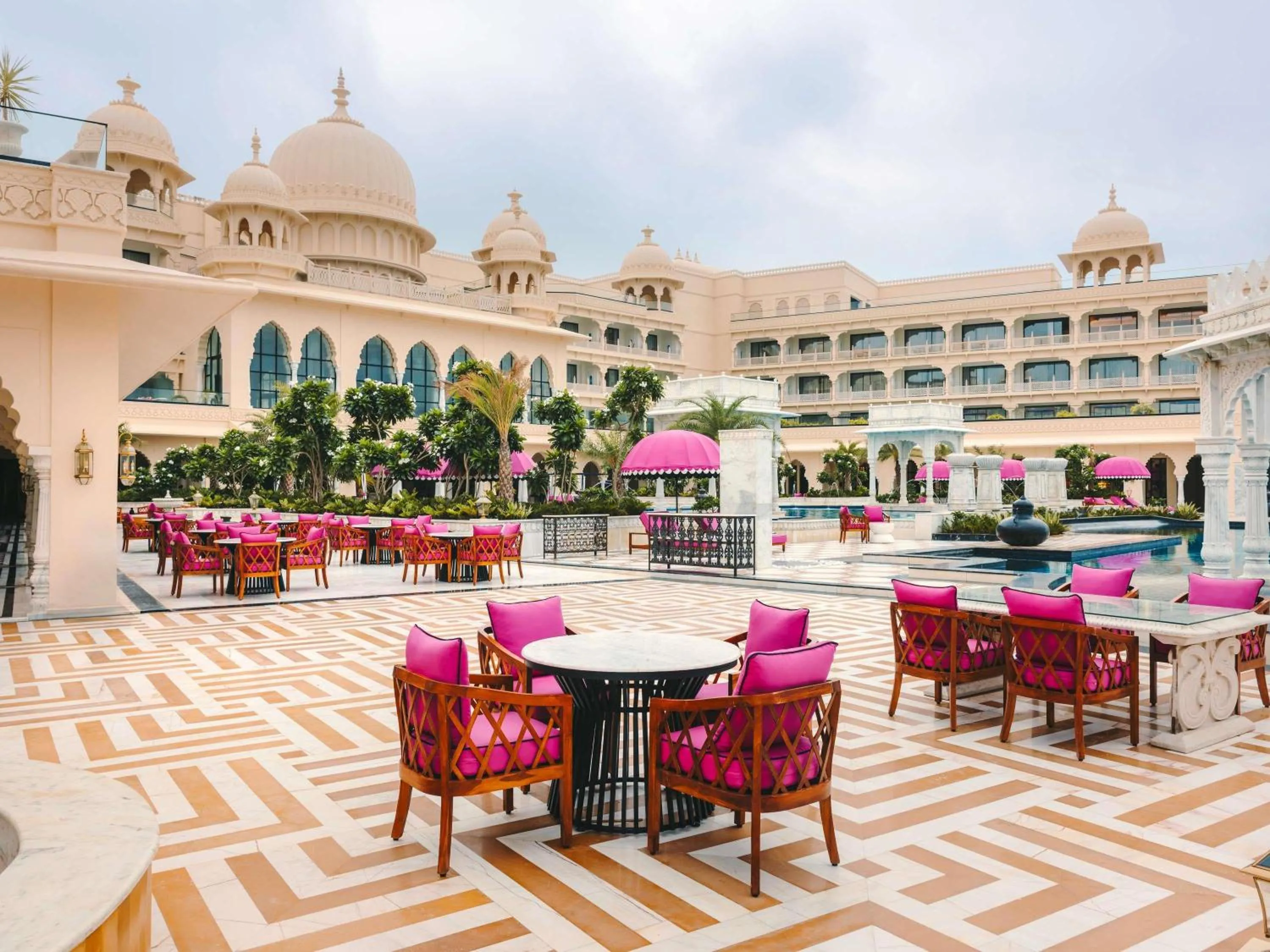 Restaurant/places to eat in Fairmont Udaipur Palace