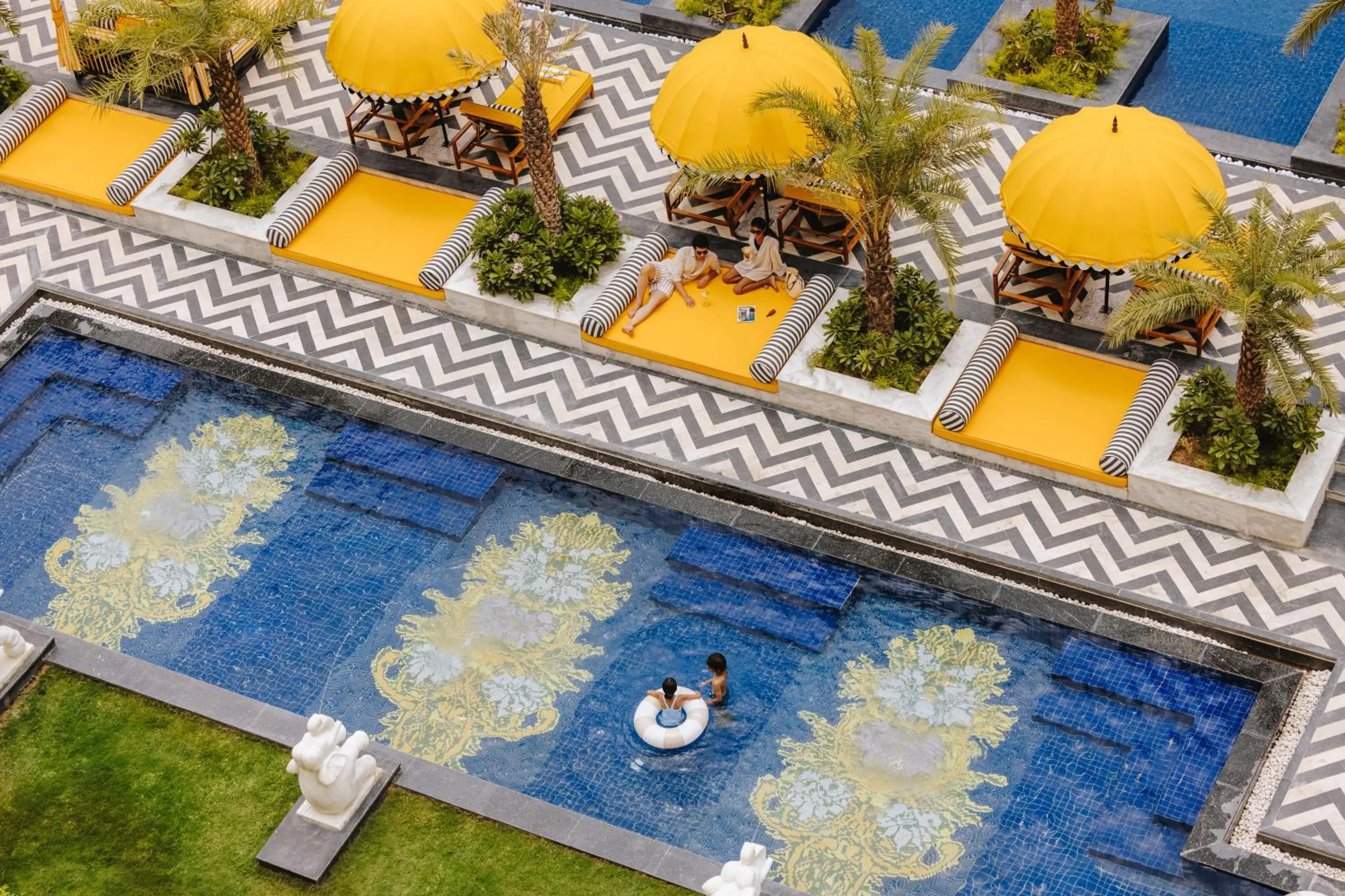 Swimming pool in Fairmont Udaipur Palace