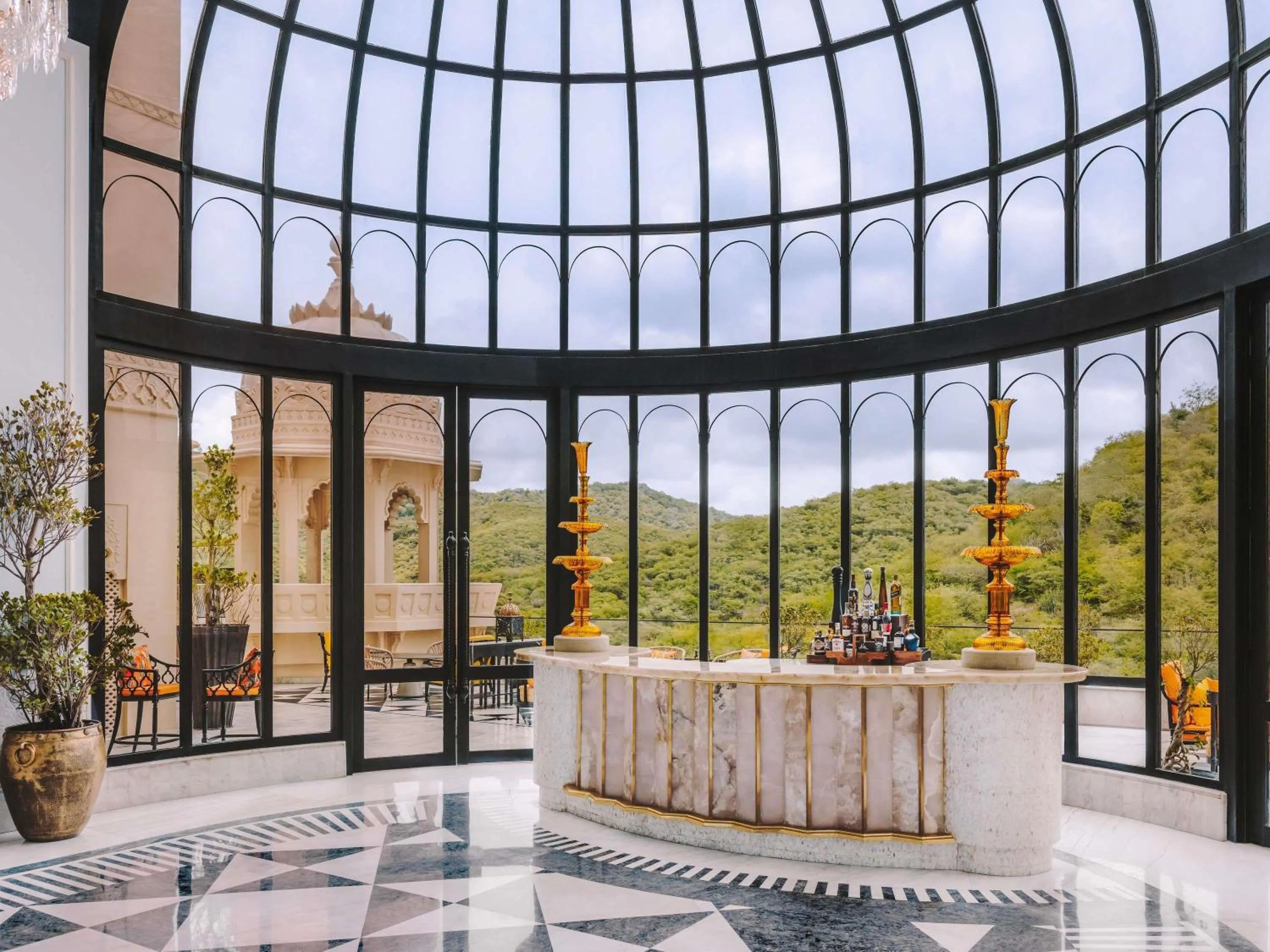 Restaurant/places to eat in Fairmont Udaipur Palace