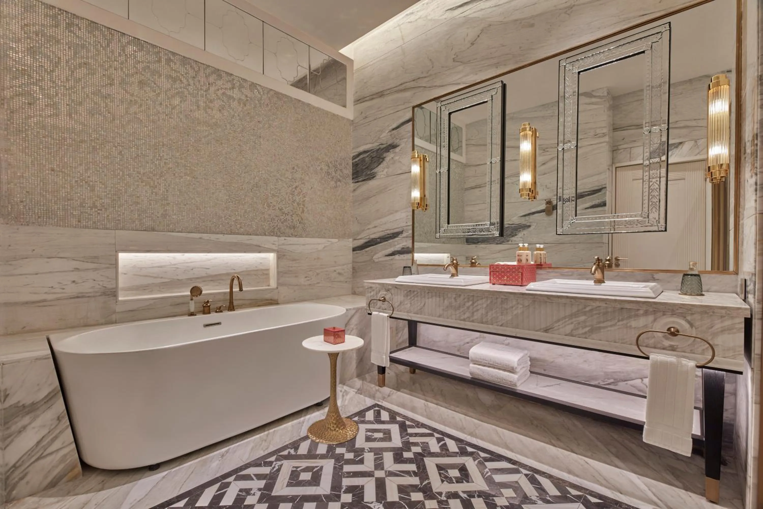 Hot Tub in Fairmont Udaipur Palace