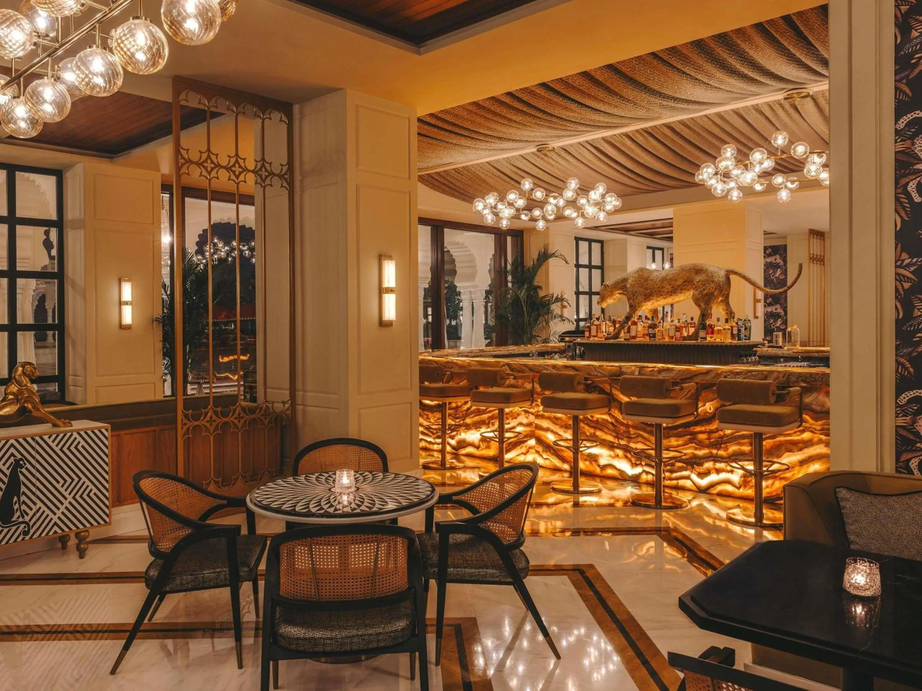 Lounge or bar in Fairmont Udaipur Palace