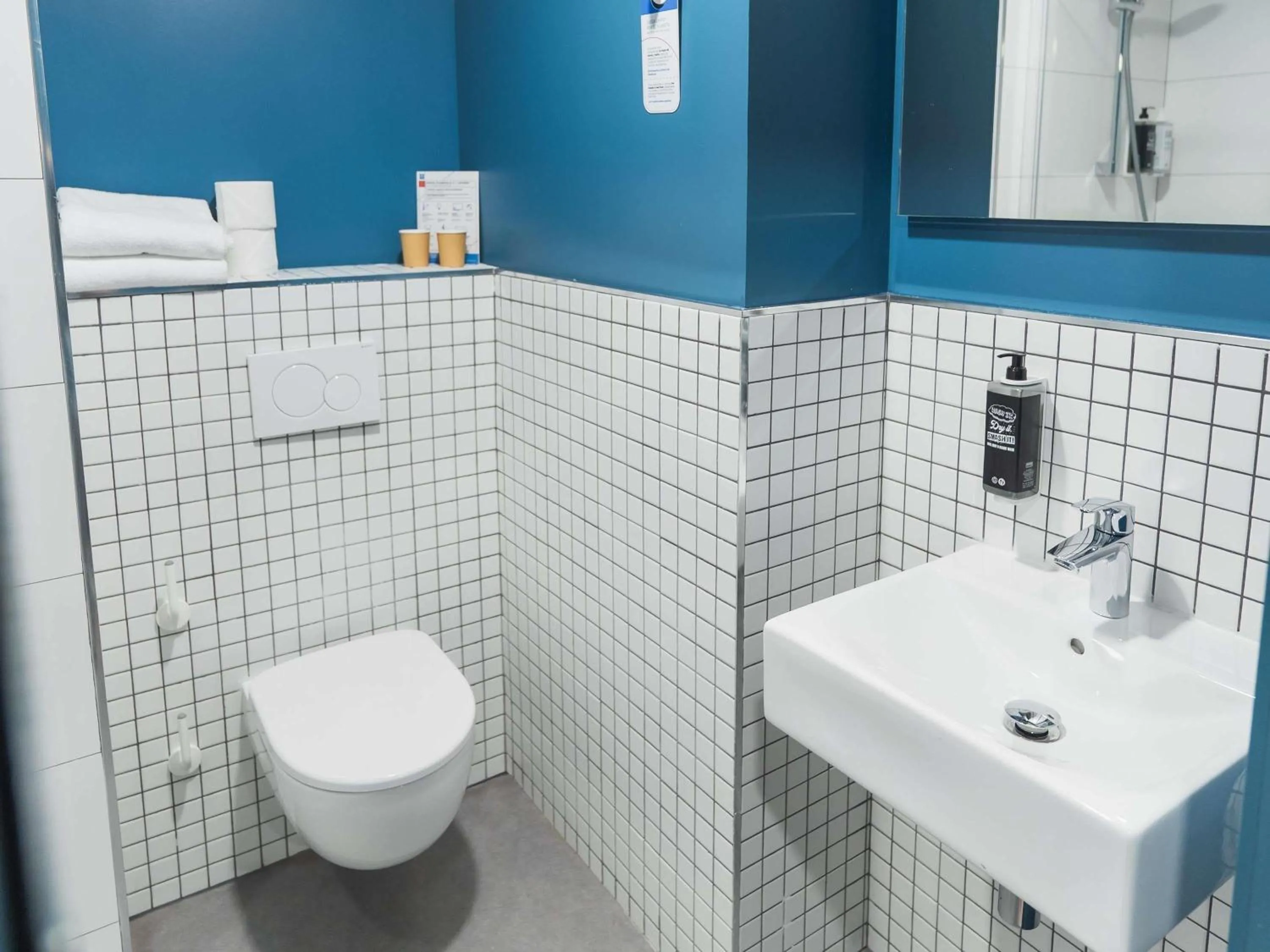 Bedroom in ibis budget Madrid Albasanz