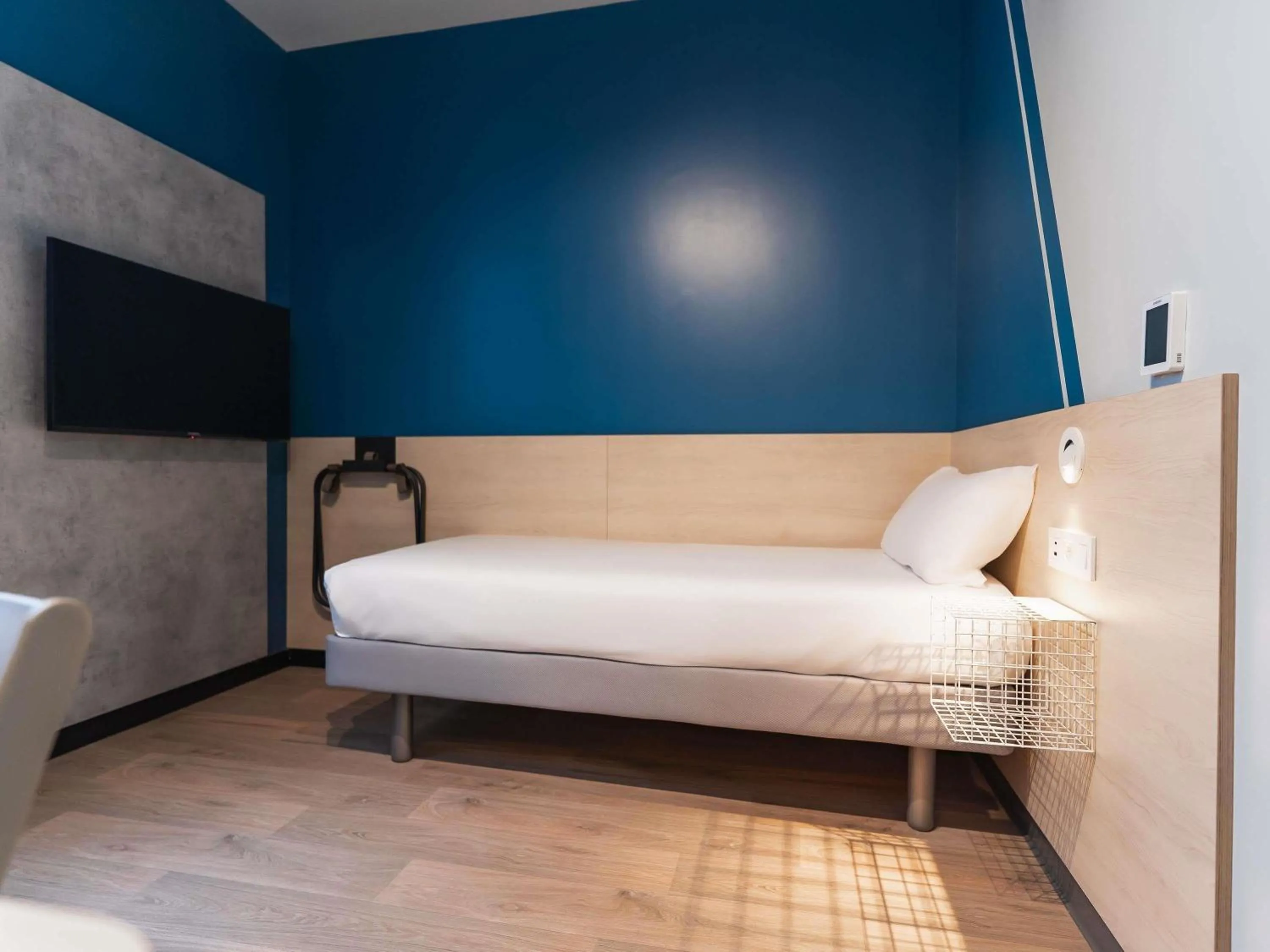 Bedroom, Bed in ibis budget Madrid Albasanz